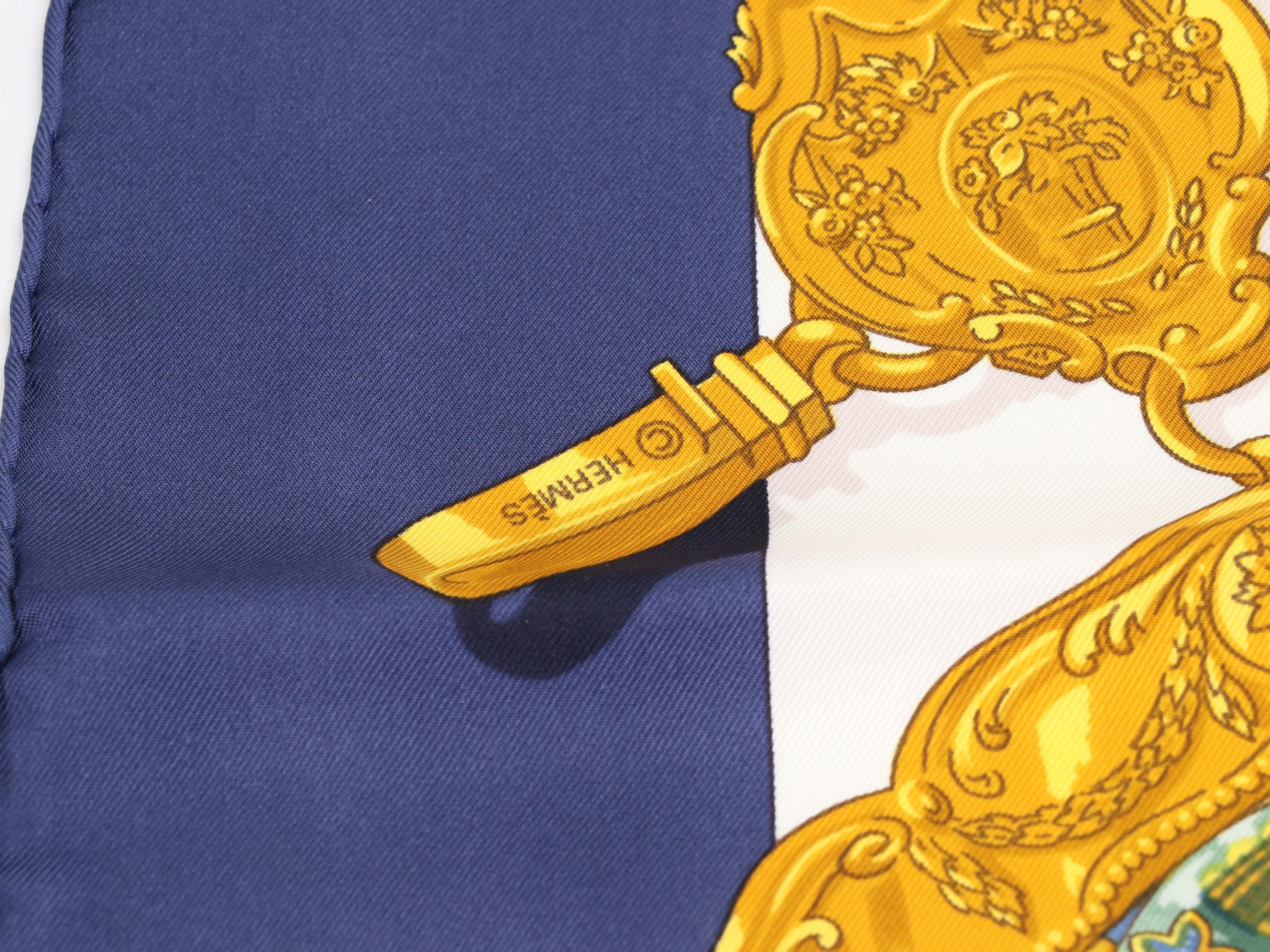 Hermès ''Memoire d'Hermes'' Scarf 90 in Silk Twill with Box