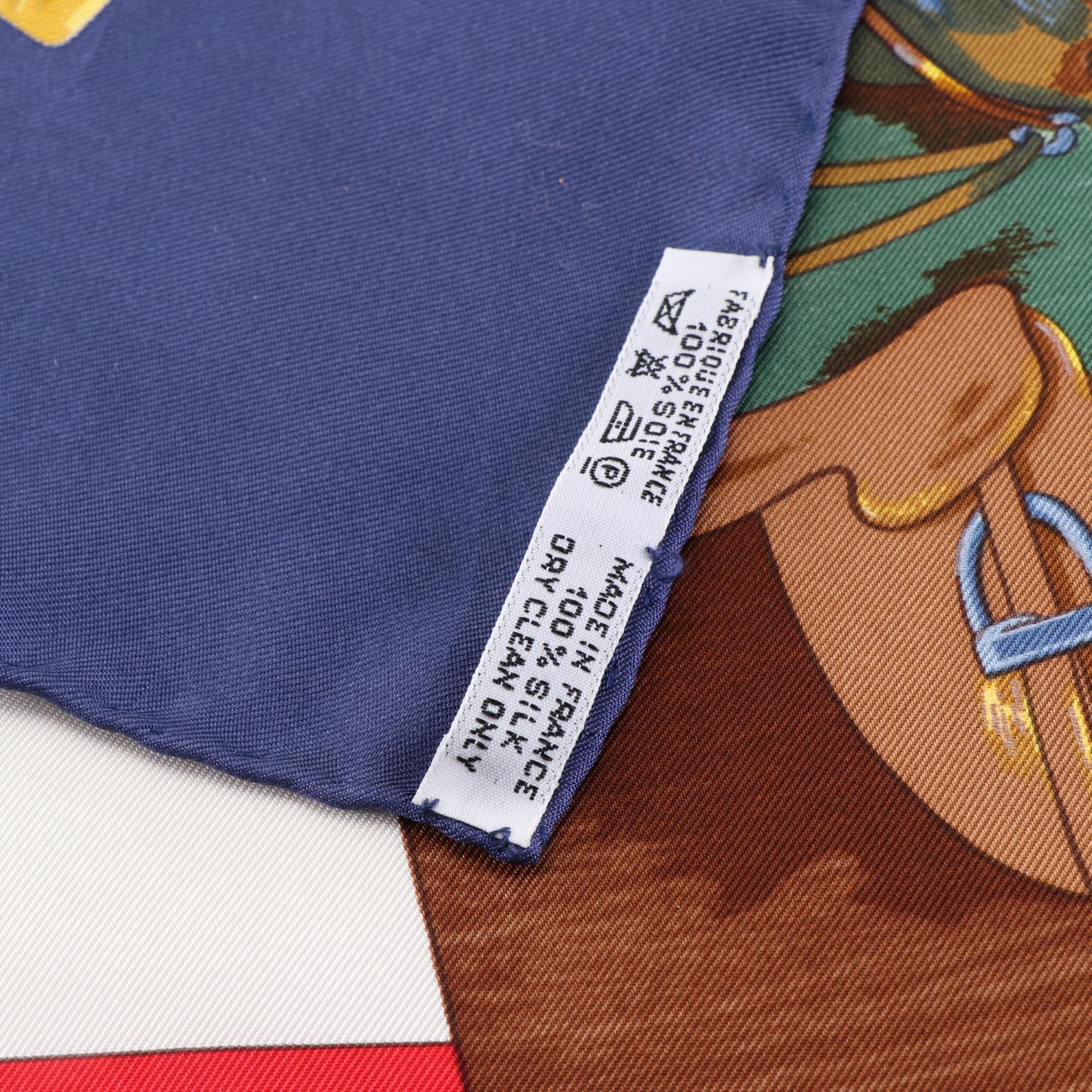 Hermès ''Memoire d'Hermes'' Scarf 90 in Silk Twill with Box