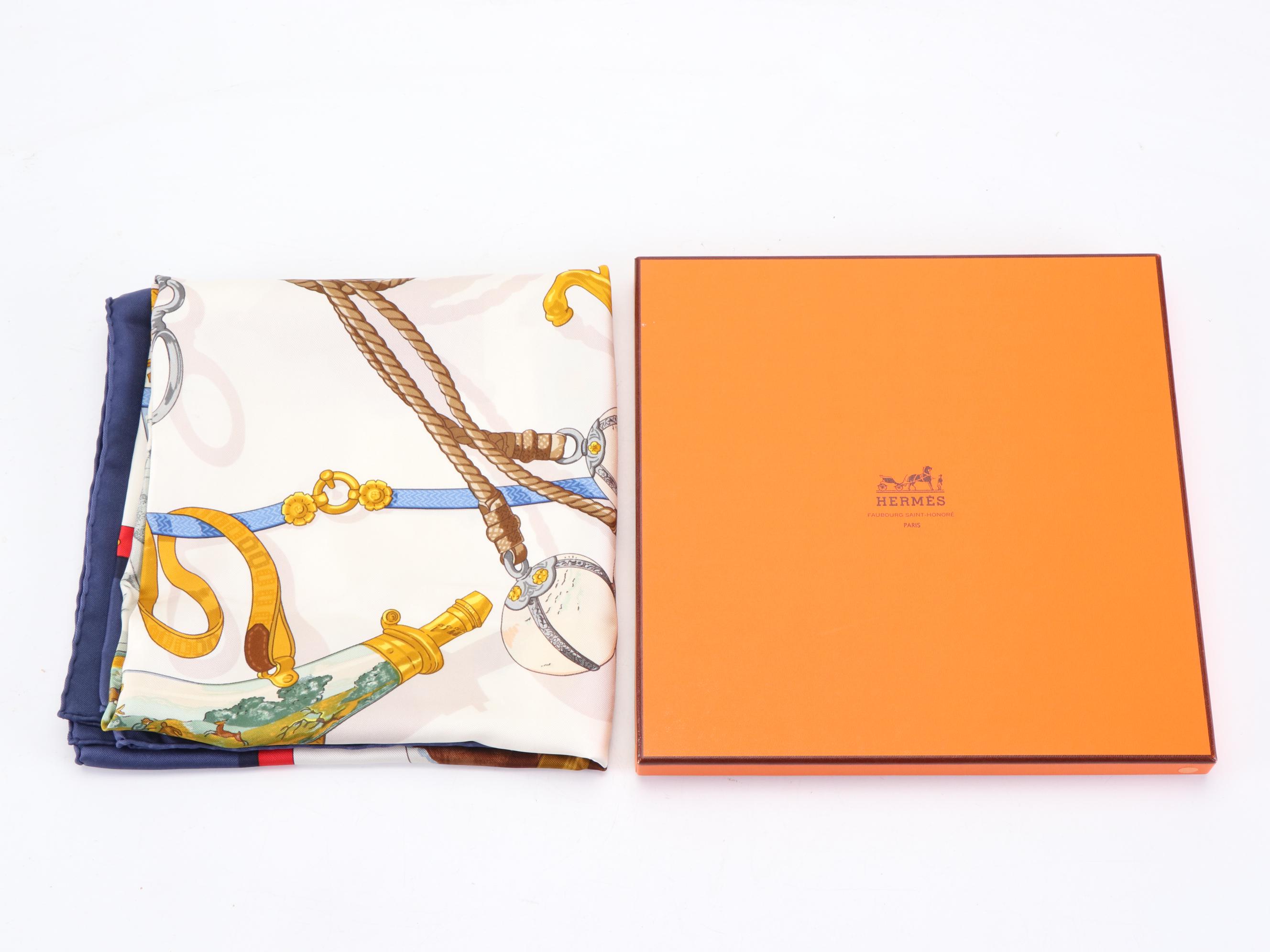 Hermès ''Memoire d'Hermes'' Scarf 90 in Silk Twill with Box