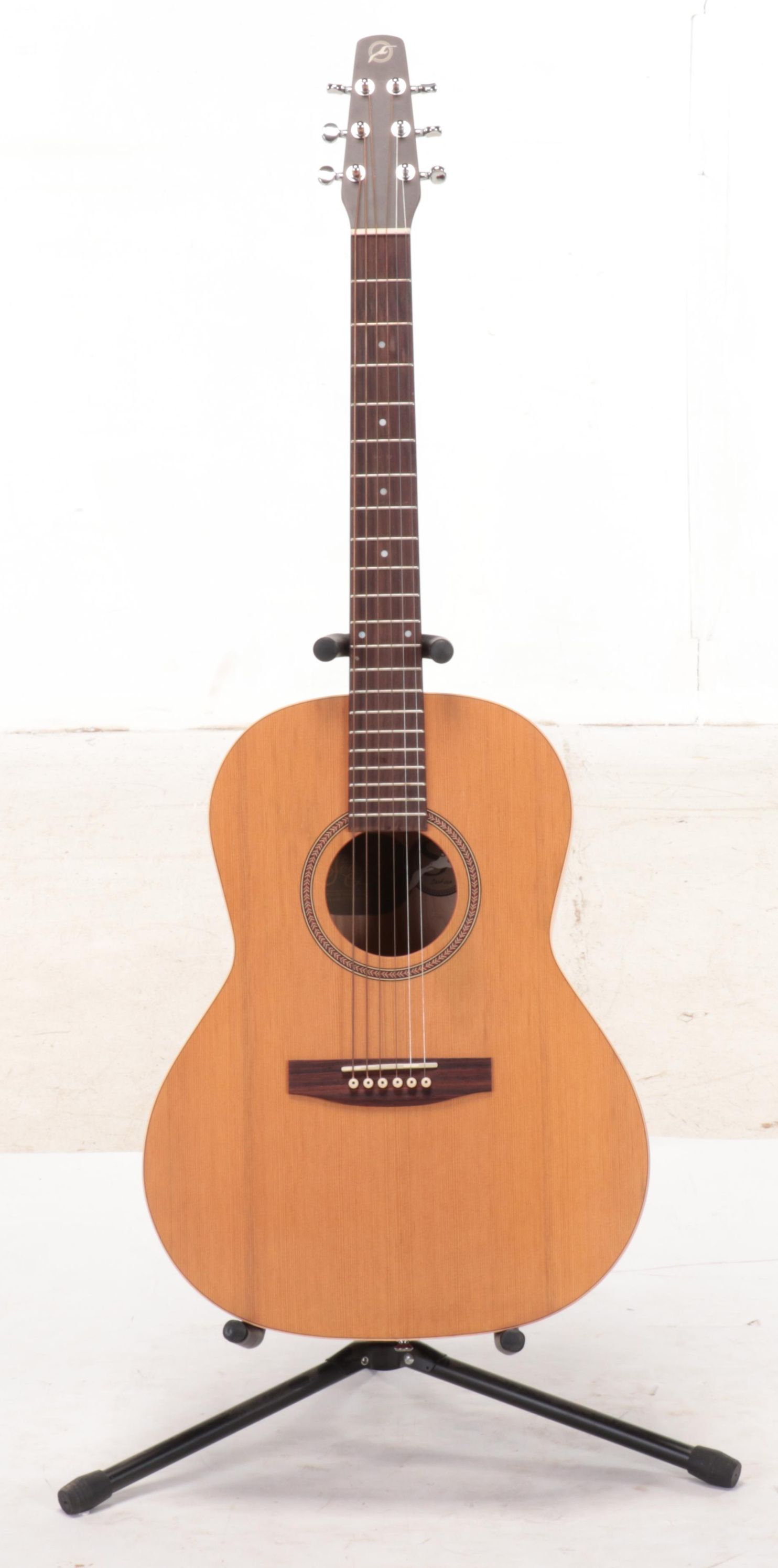 Seagull S6+ Folk Acoustic Guitar with Fender Soft Body Case