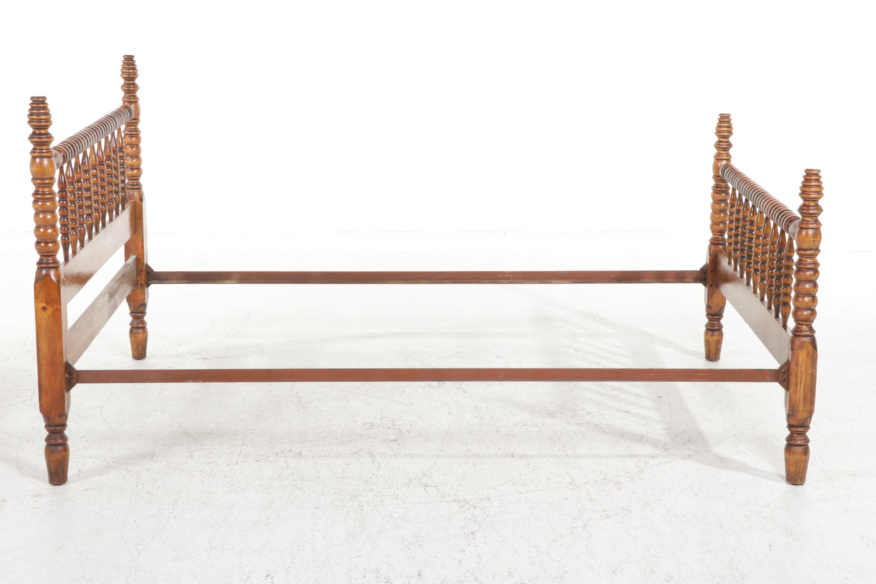 Victorian Style Mahogany-Stained Bobbin-Turned Full Size Bed