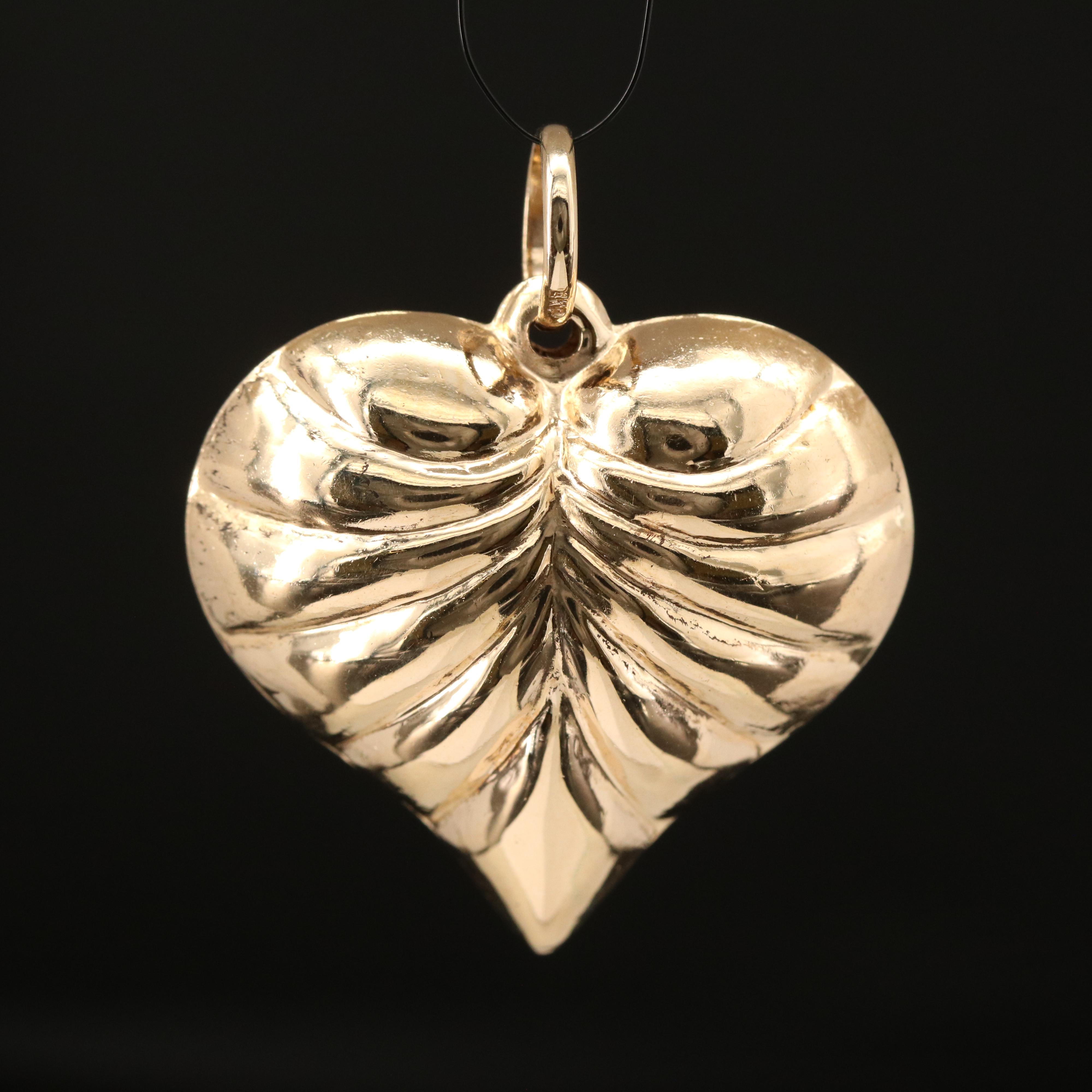 14K Fluted Puff Heart Pendant