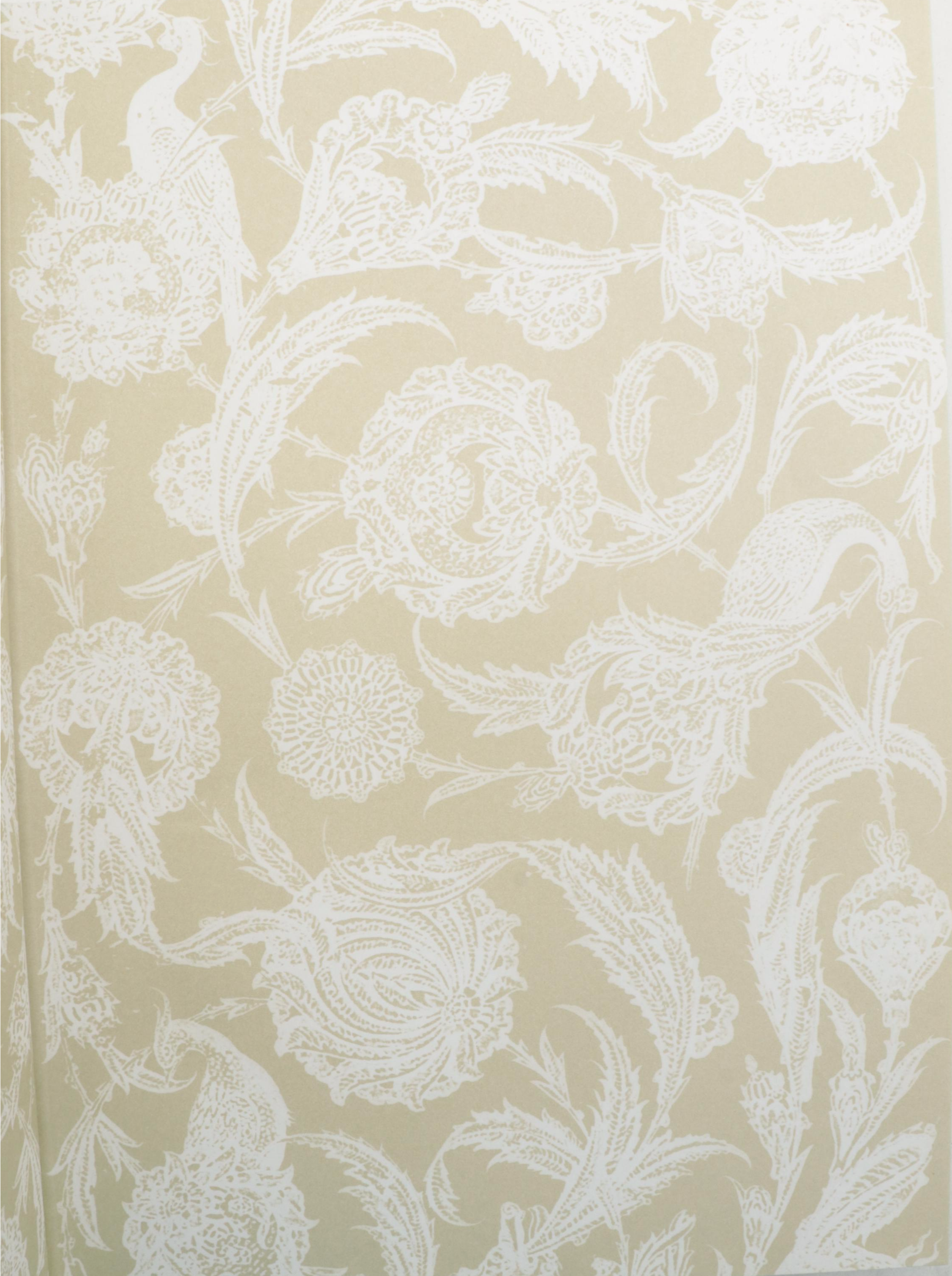 "Iznik: The Pottery of Ottoman Turkey" by Nurhan Atasoy and Julian Raby, 1994