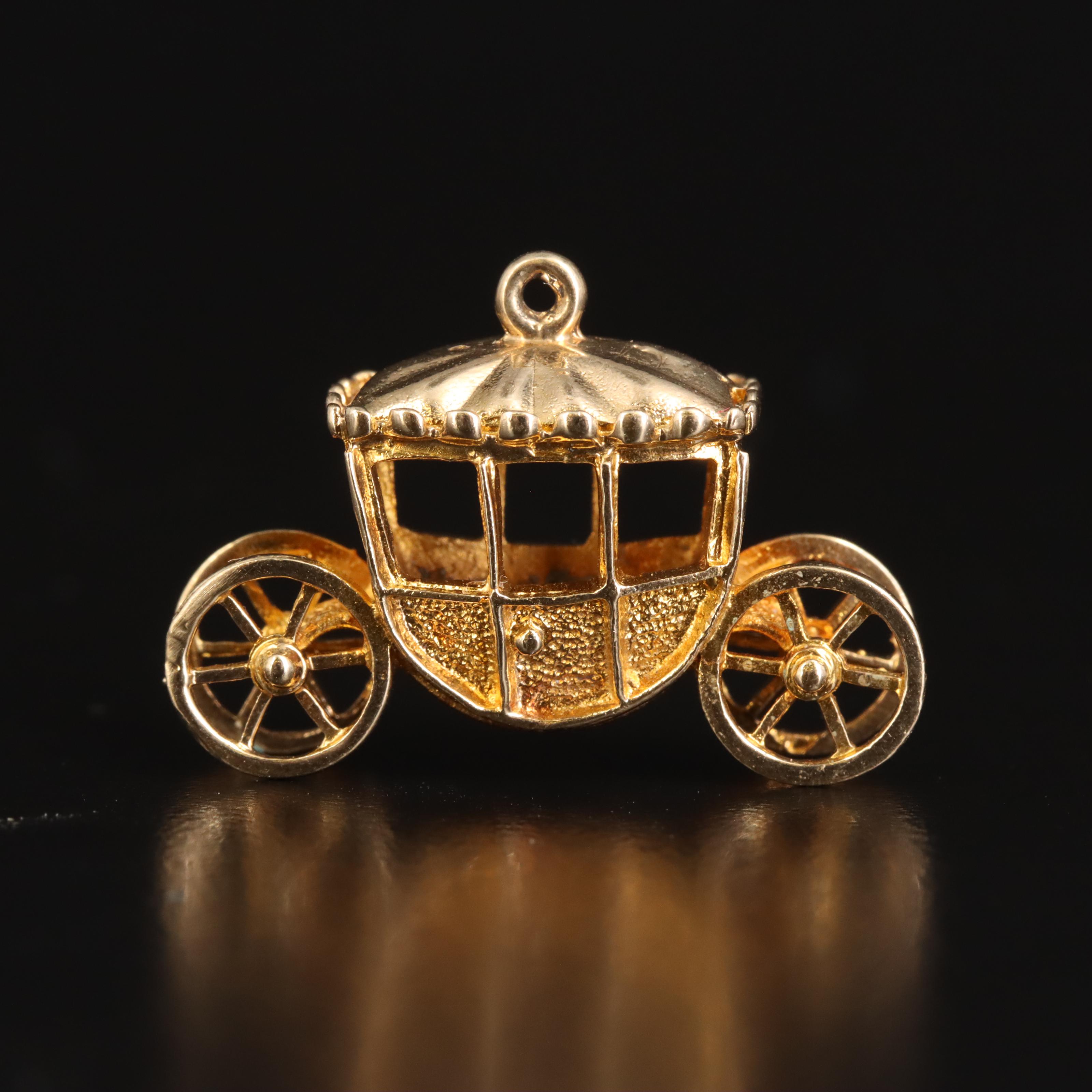 10K Carriage Coach Charm