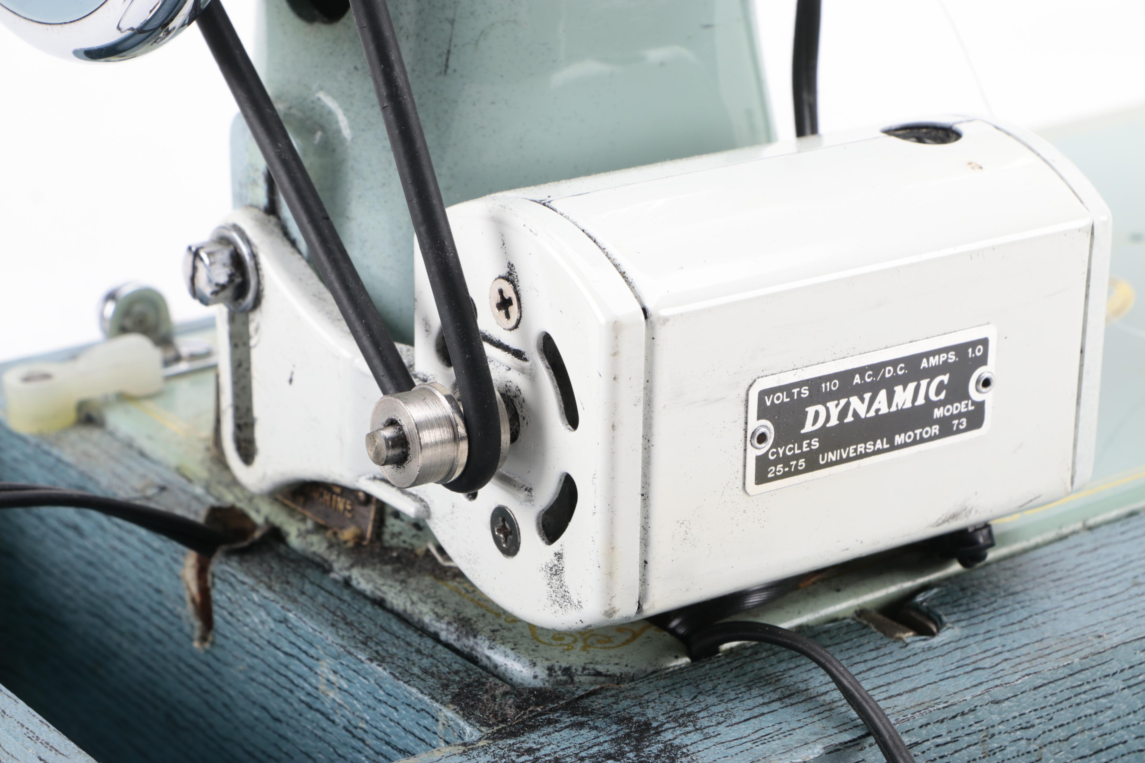 Brant De Luxe Precision Sewing Machine with Accessories, Mid-Late 20th Century