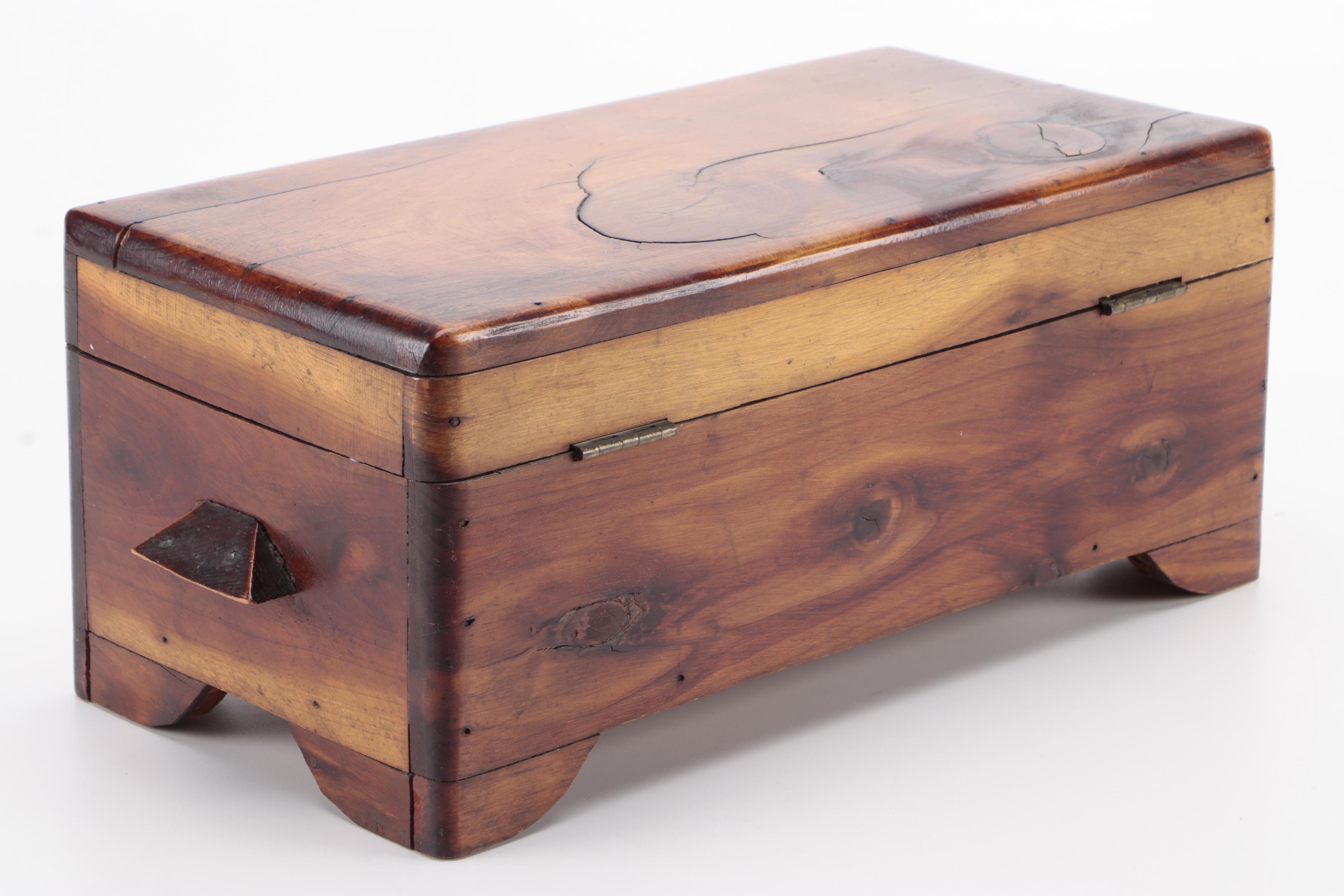Cedar Wood Miniature Hope Chest, Early to Mid-20th Century