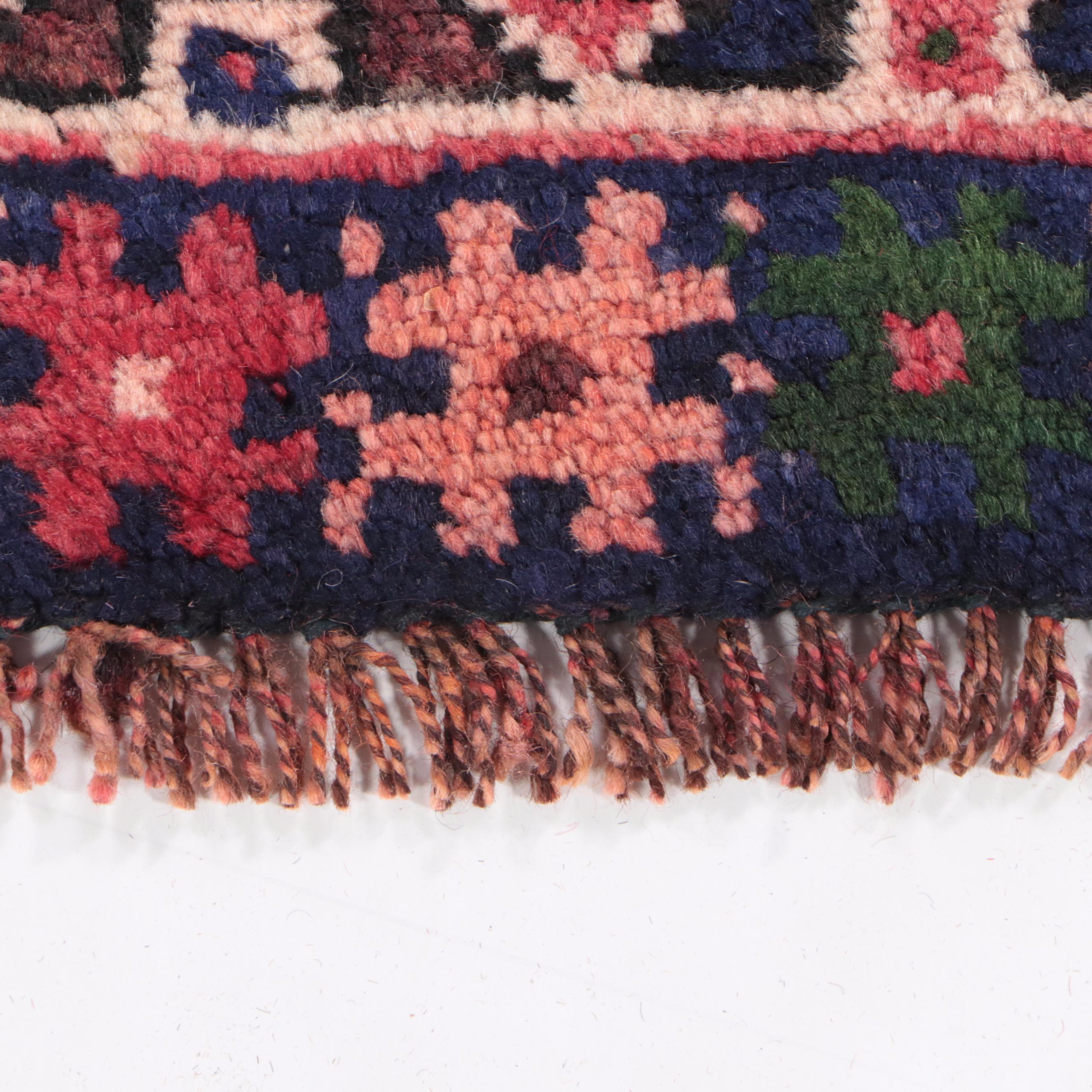 4'6 x 6'8 Hand-Knotted Persian Shiraz Area Rug