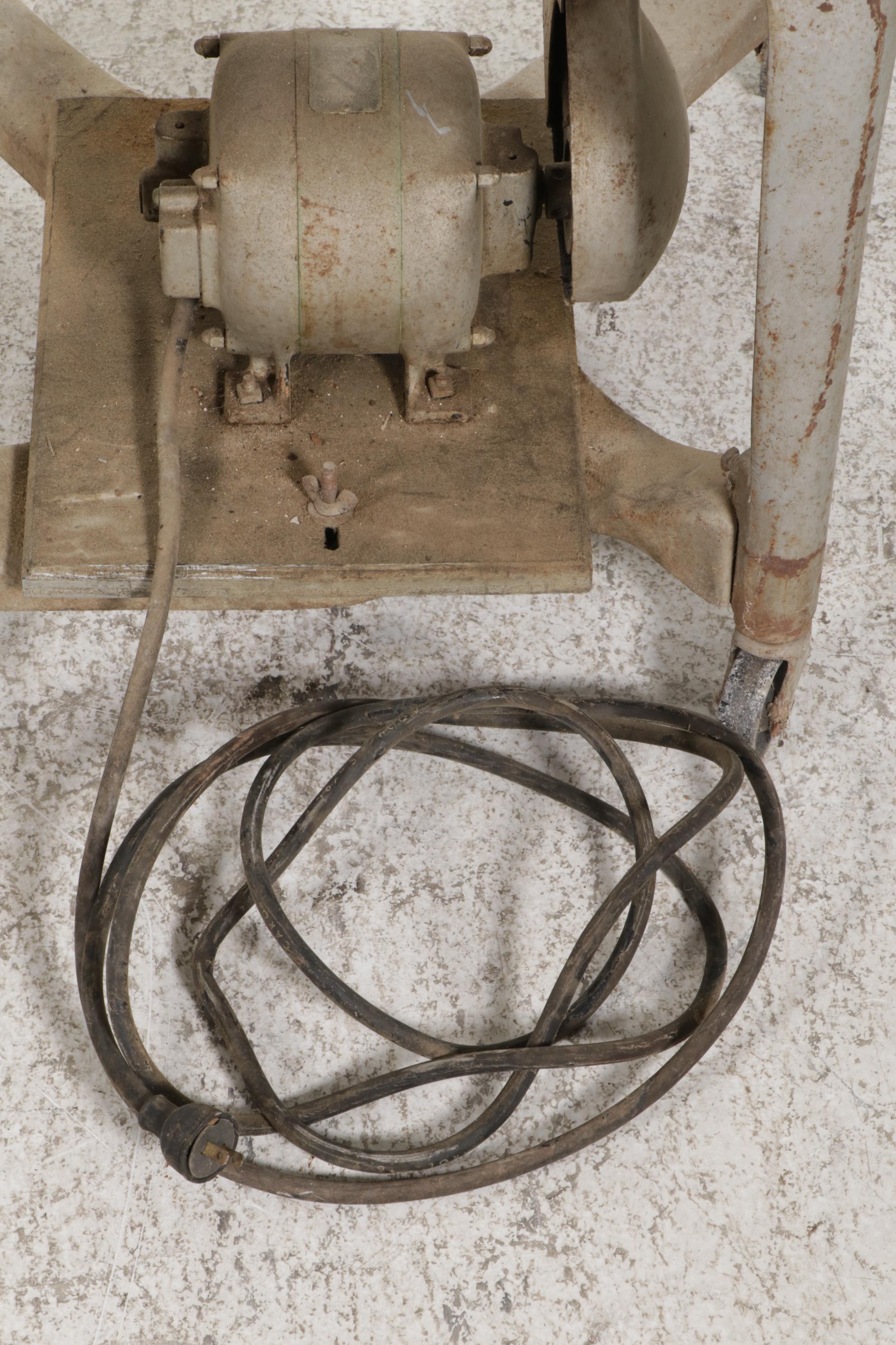 Maytag "Gyrator" Electric Washing Machine with Wringer Arm, 1930s