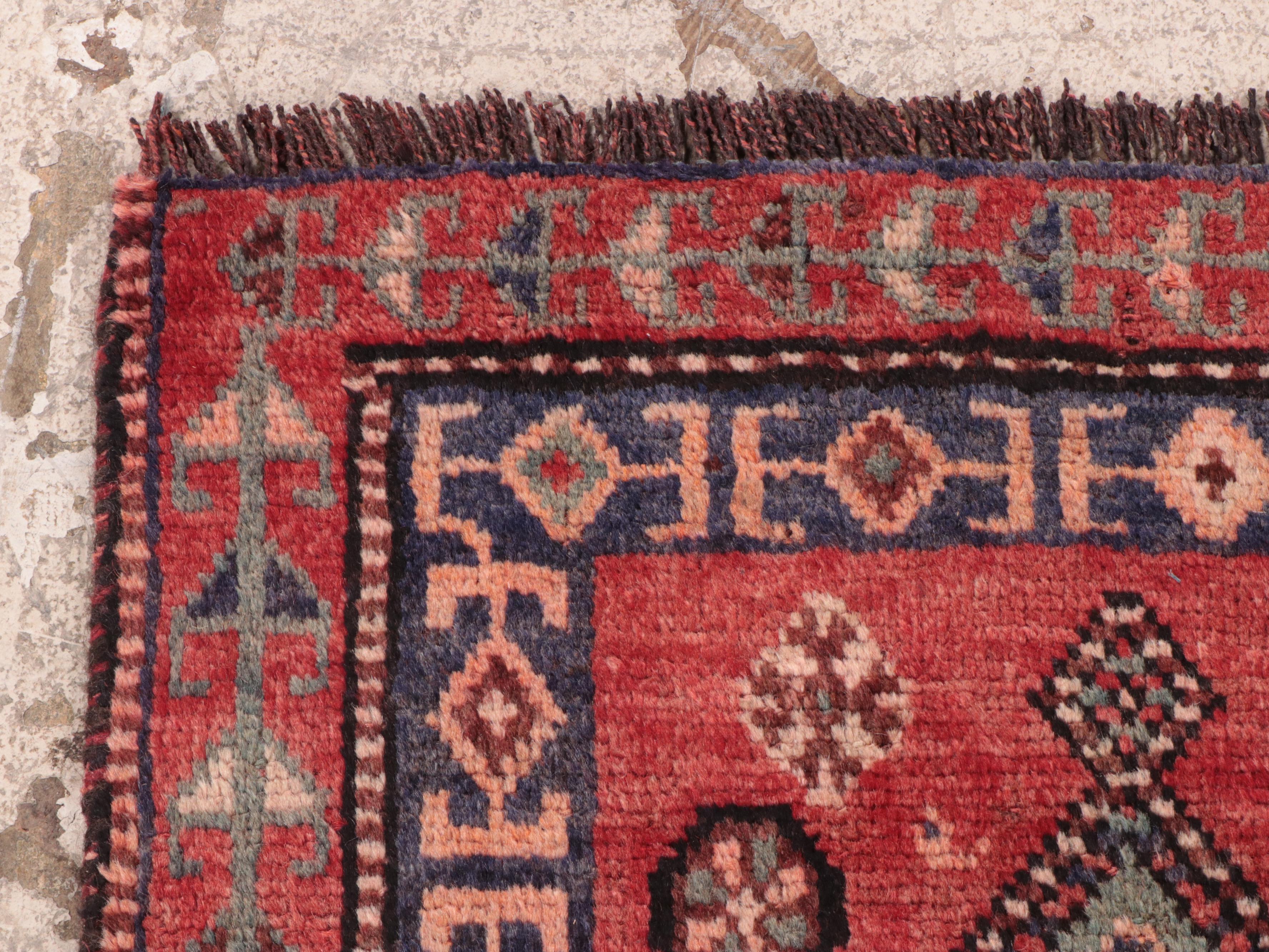 3'6 x 6'8 Hand-Knotted Persian Qashqai Area Rug