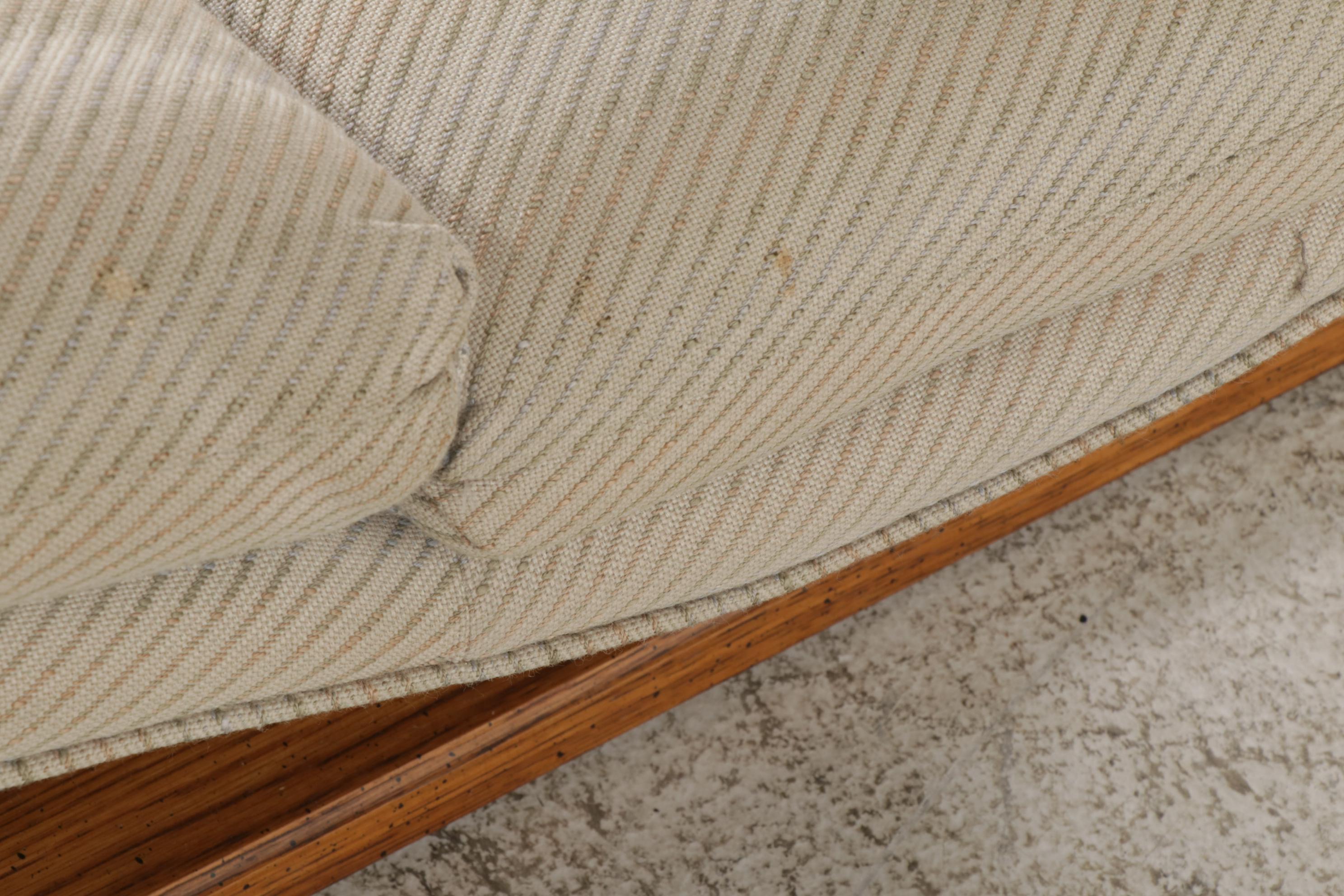 Modernist Fabric-Upholstered Chaise Lounge on Block Pedestal Platform Base