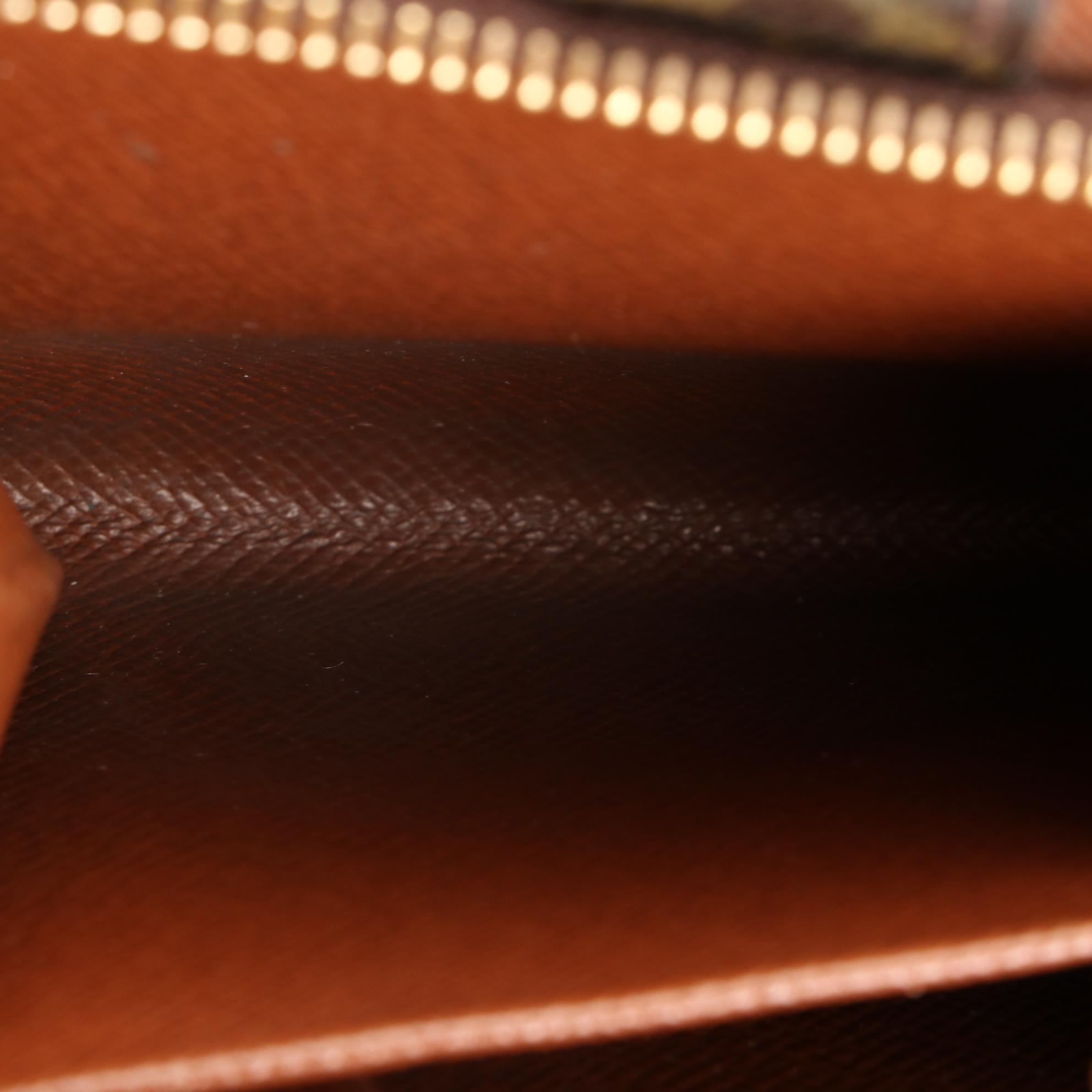 Louis Vuitton Zippy Compact Wallet in Monogram Canvas