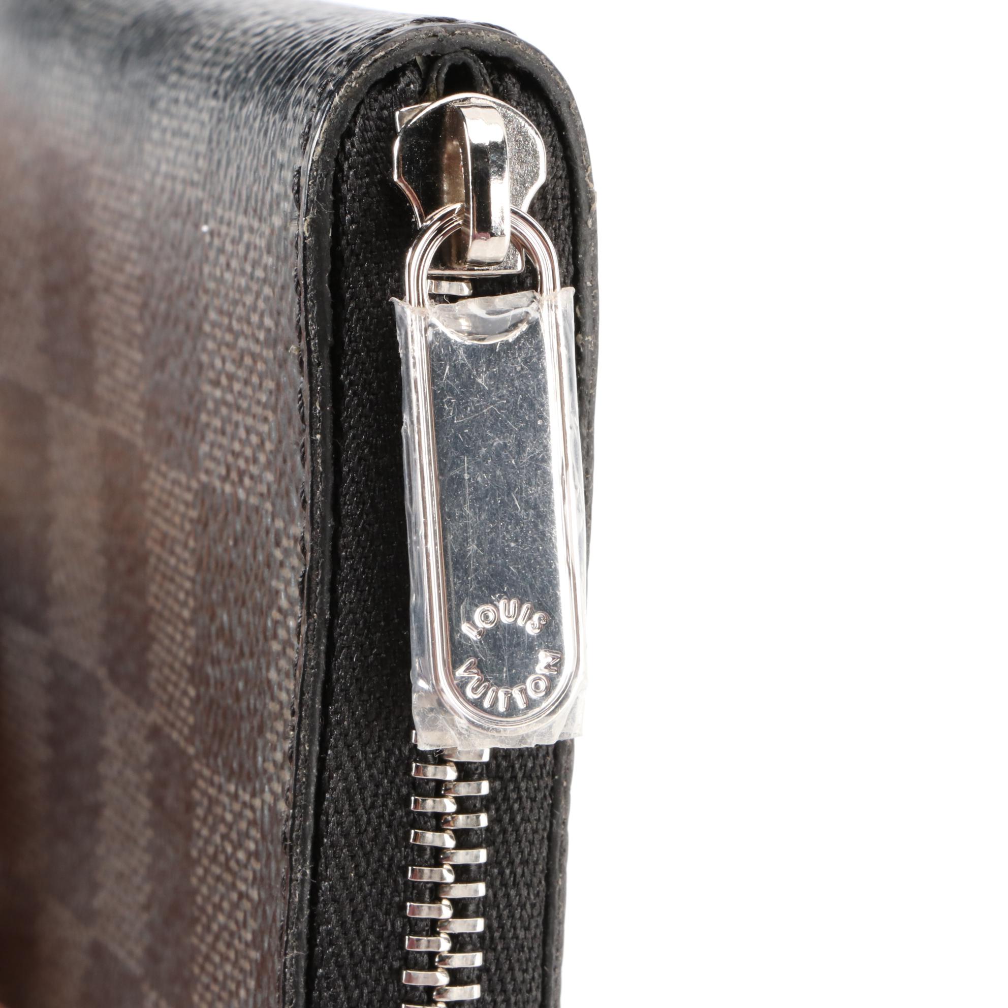 Louis Vuitton Zippy Coin Purse in Damier Graphite Canvas