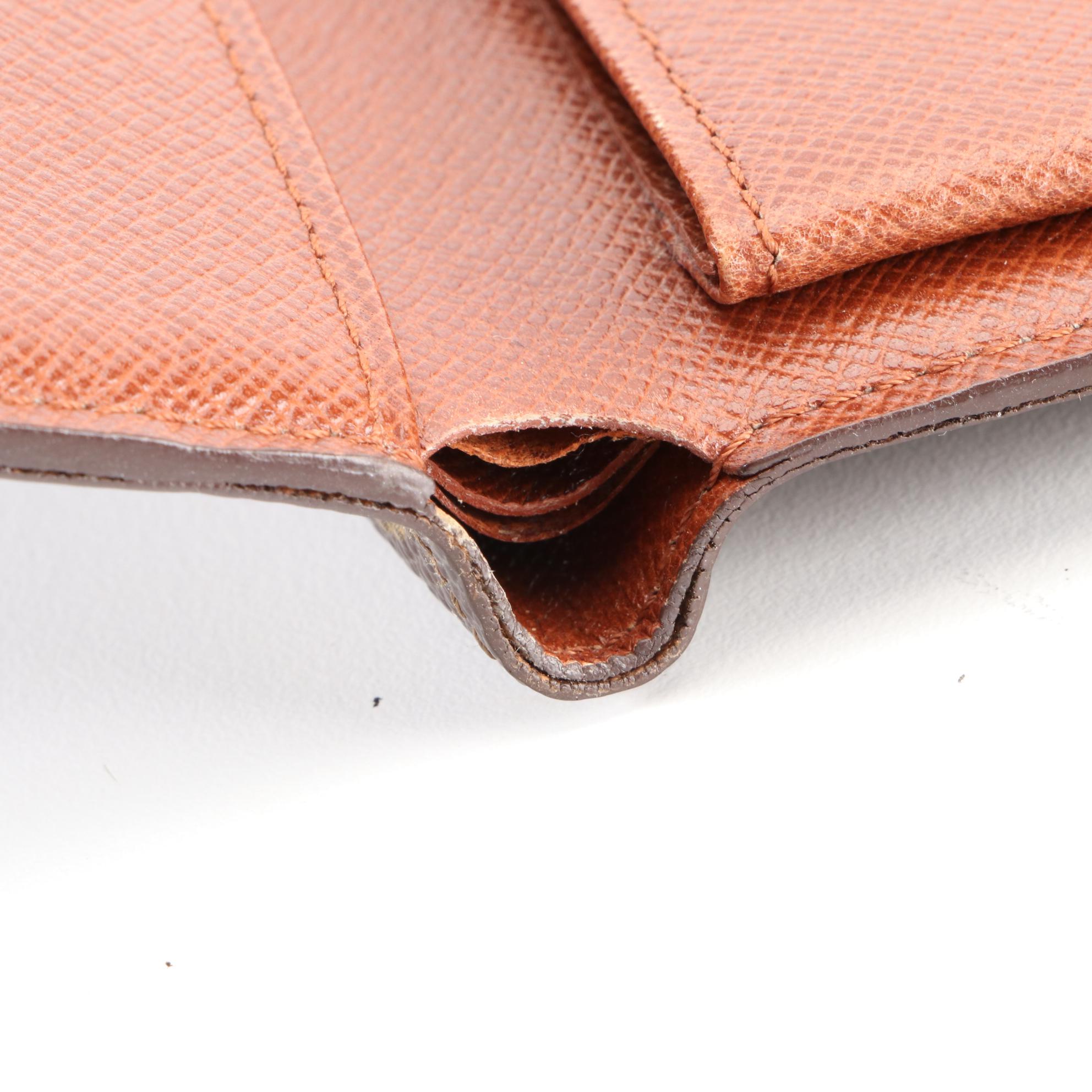 Louis Vuitton Bifold Wallet in Monogram Canvas