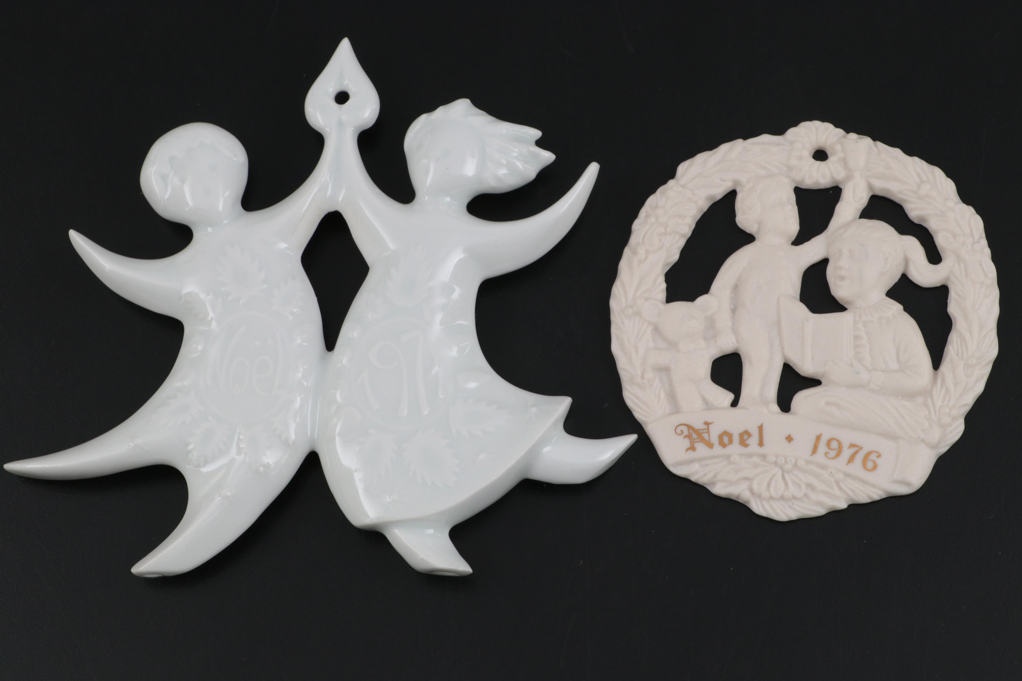 Danbury Mint 1974 Christmas Bell with Porcelain Ornaments