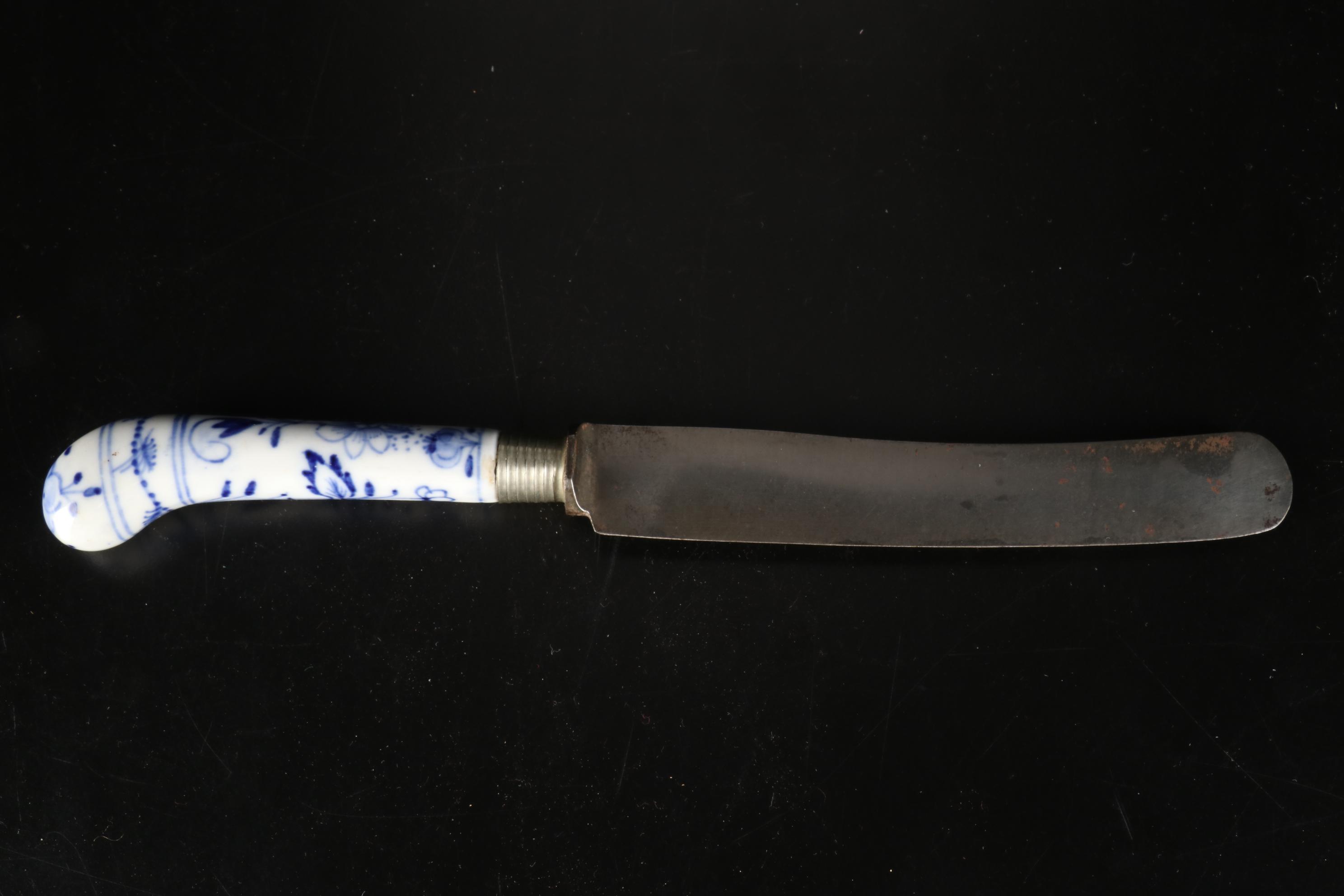 F. Herder German Porcelain Blue Onion Style Handled Knives, Mid to Late 19th C.