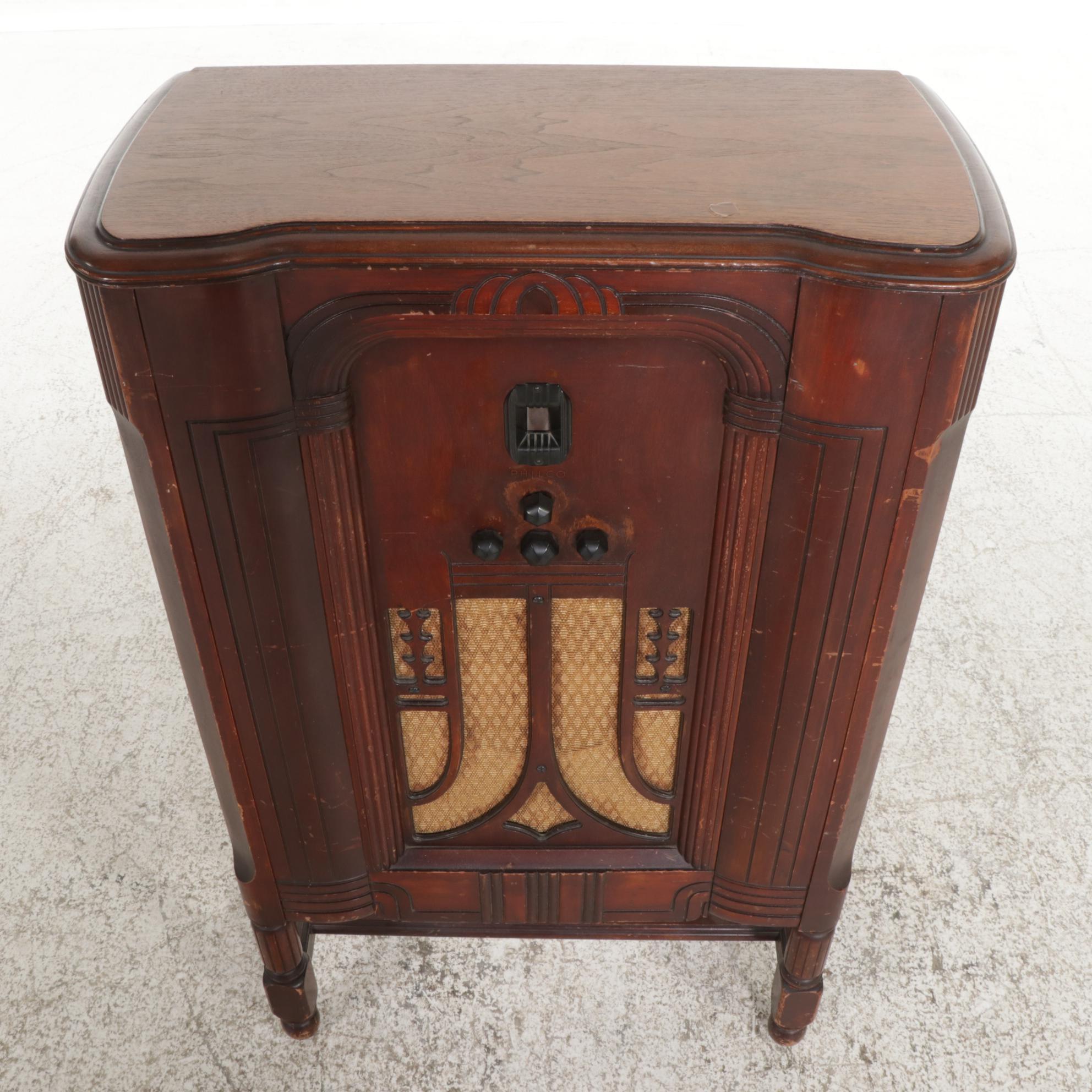 Philco Model 89L Tube Radio in Art Deco Mahogany Lowboy Cabinet, 1930s