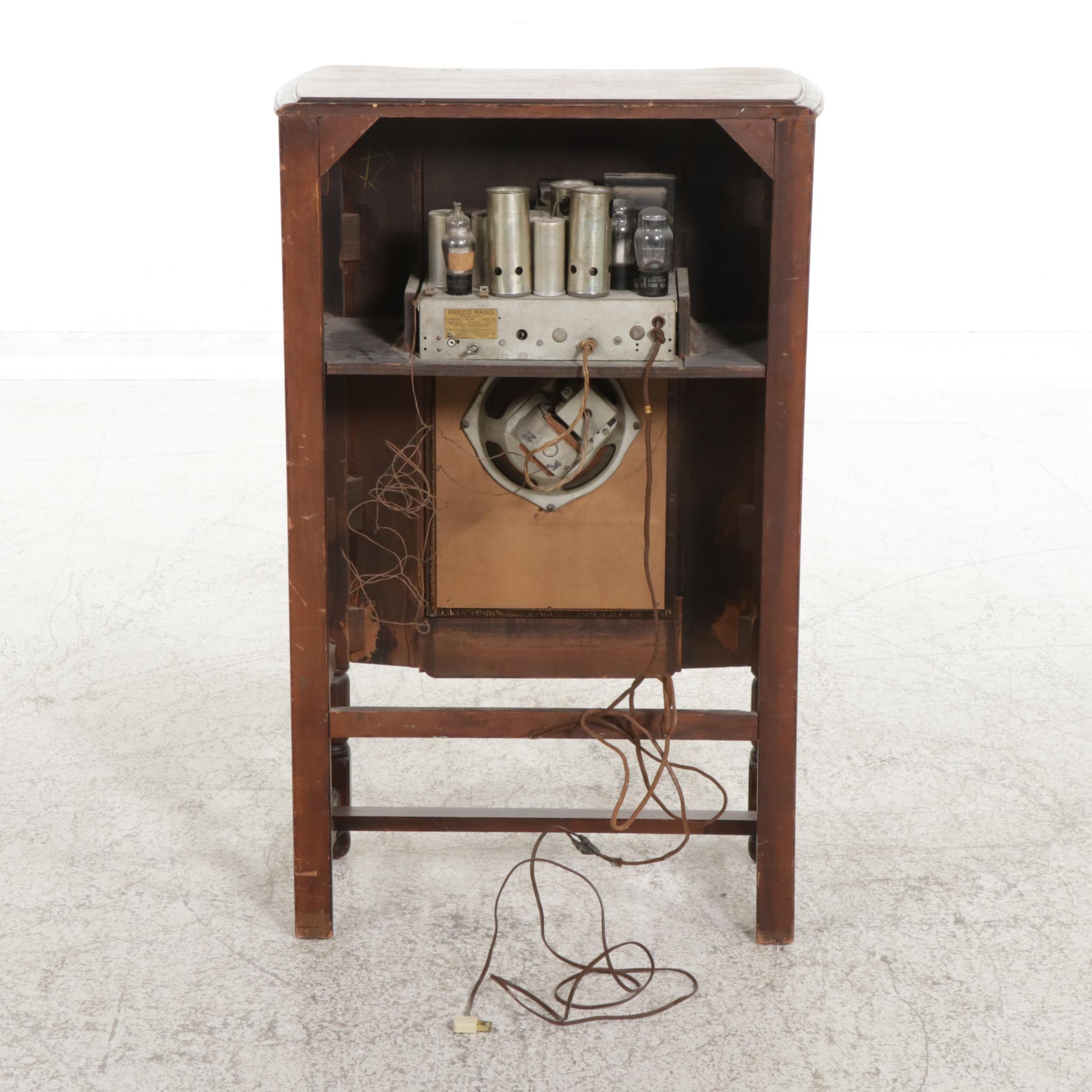 Philco Model 89L Tube Radio in Art Deco Mahogany Lowboy Cabinet, 1930s