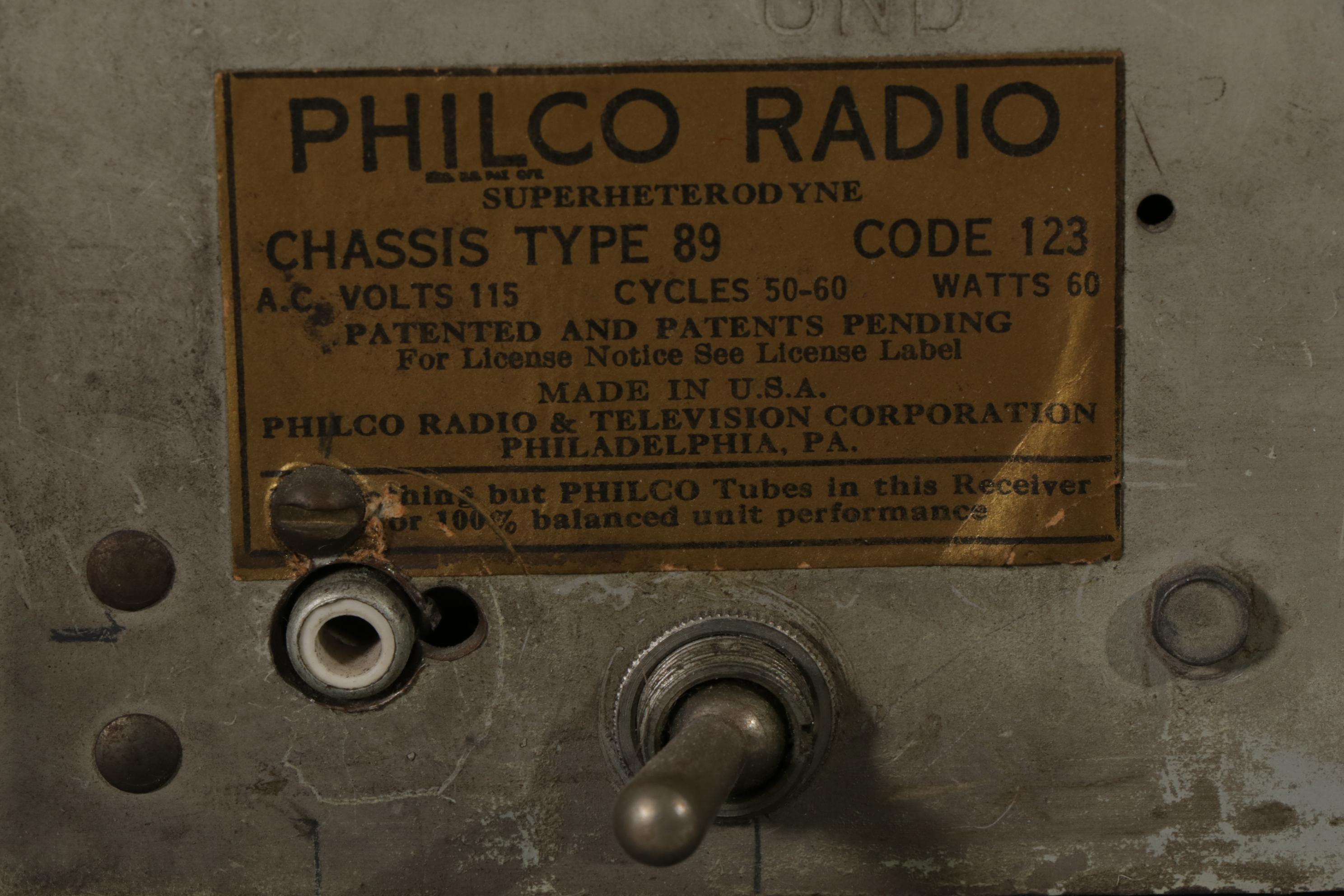 Philco Model 89L Tube Radio in Art Deco Mahogany Lowboy Cabinet, 1930s