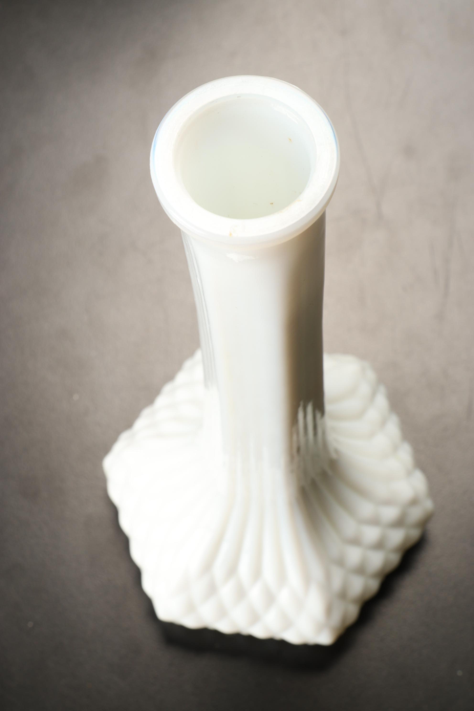 Noritake "Ardis" Dinnerware, Milk Glass Hobnail Bowls, More Table Accessories