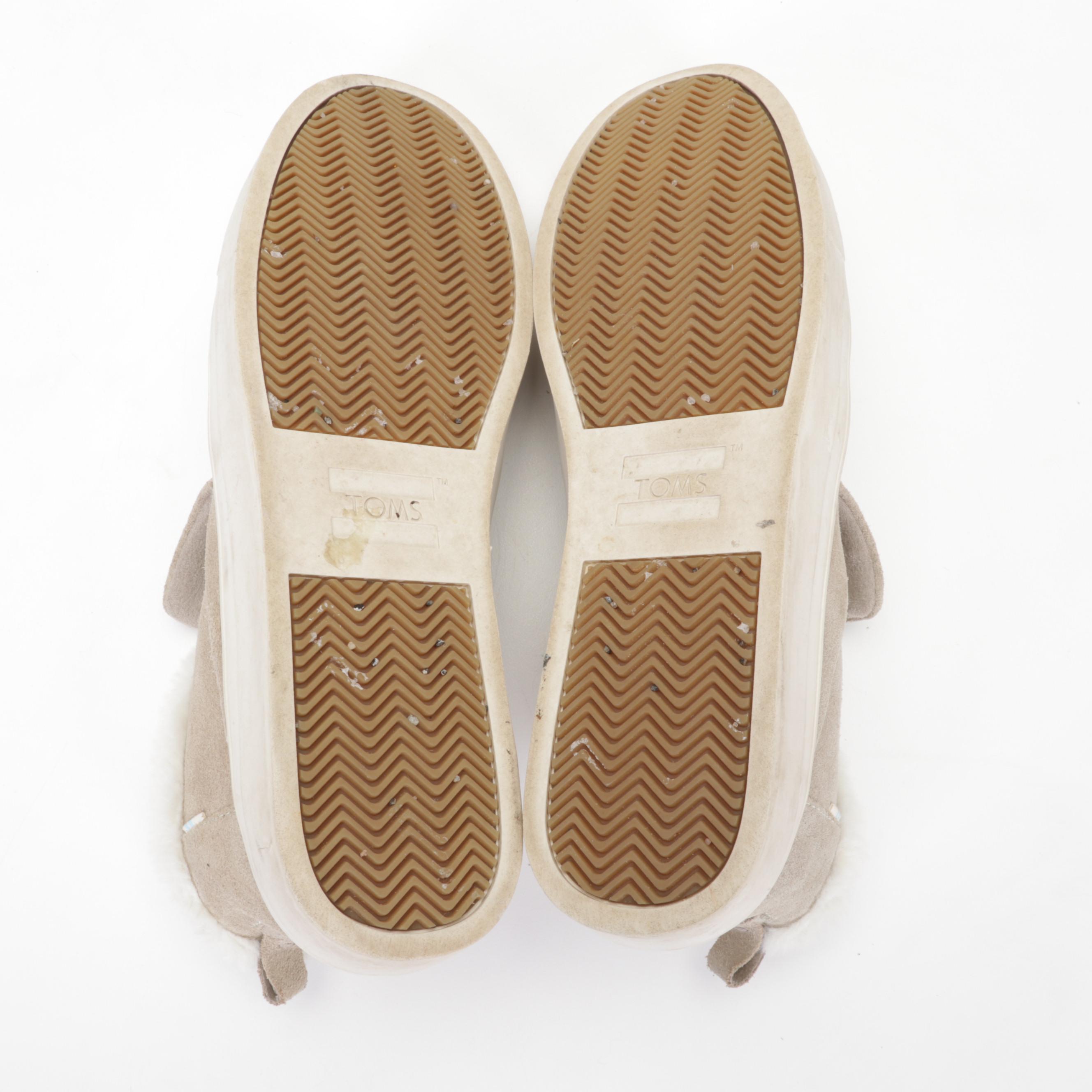 Ugg Australia Caspia Boots, Børn Tarkin Booties, and Toms Sneakers