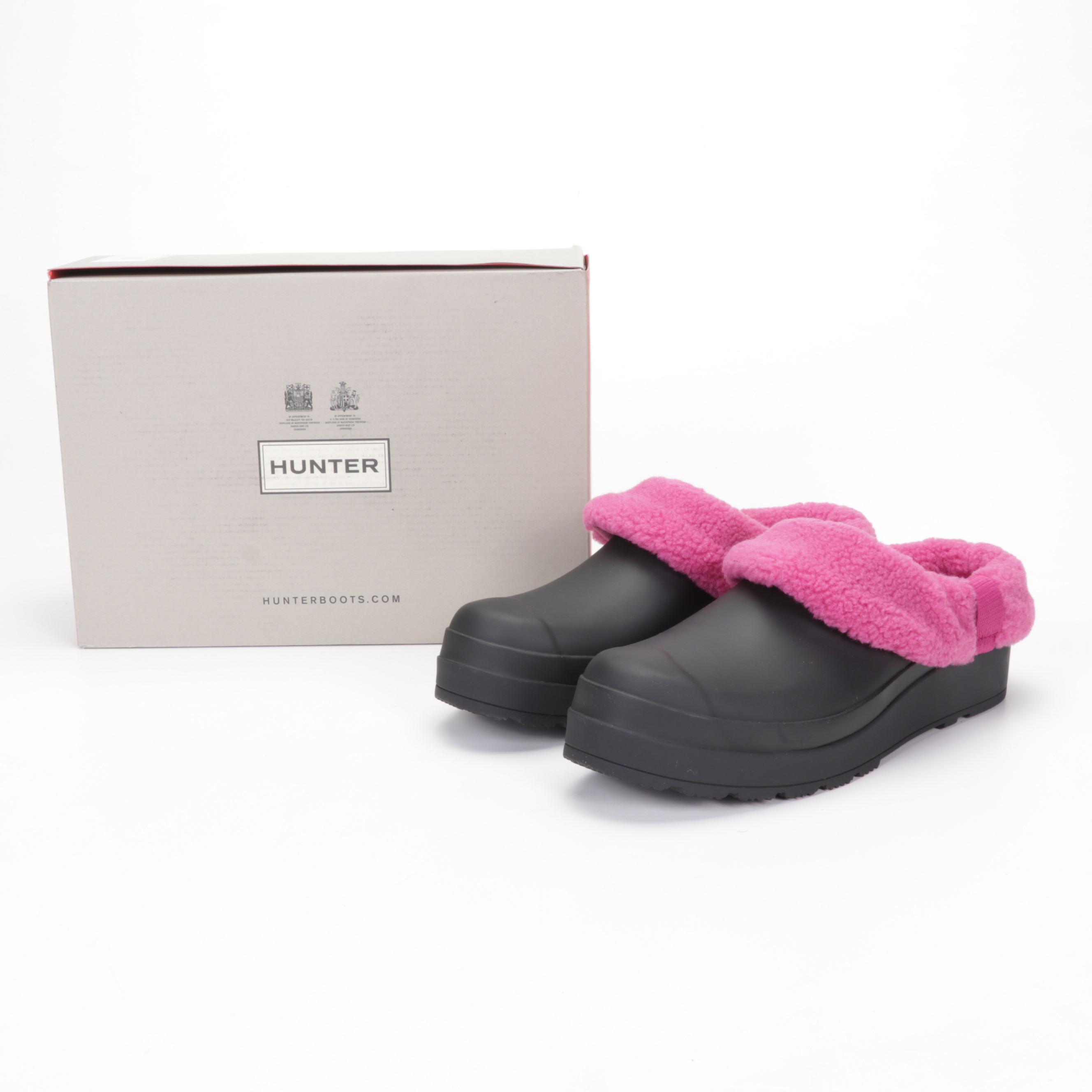 Hunter Play Black and Pink Vegan Shearling Insulated Clogs with Box