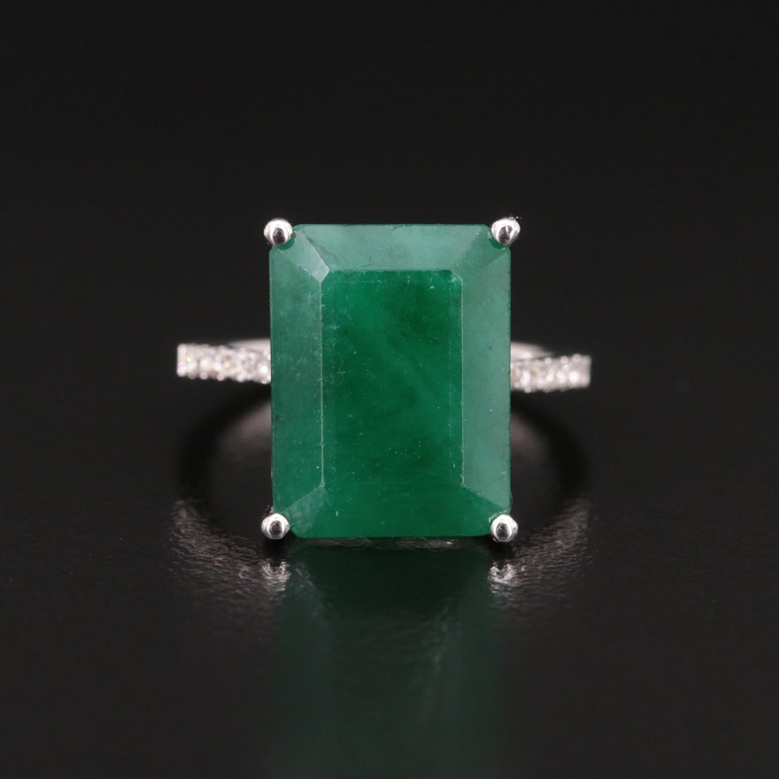 14K 7.62 CT Emerald Ring with Diamond Shoulders