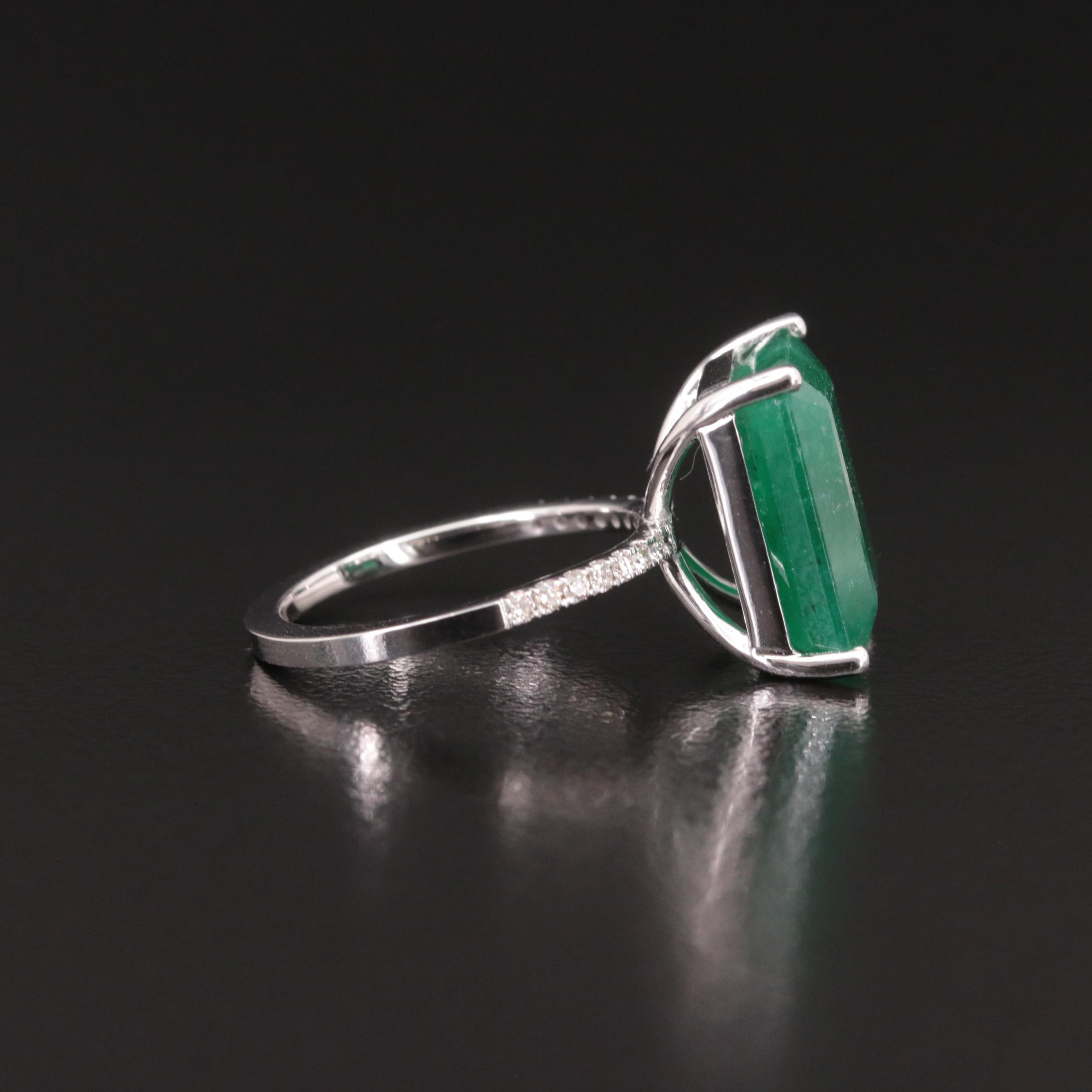 14K 7.62 CT Emerald Ring with Diamond Shoulders