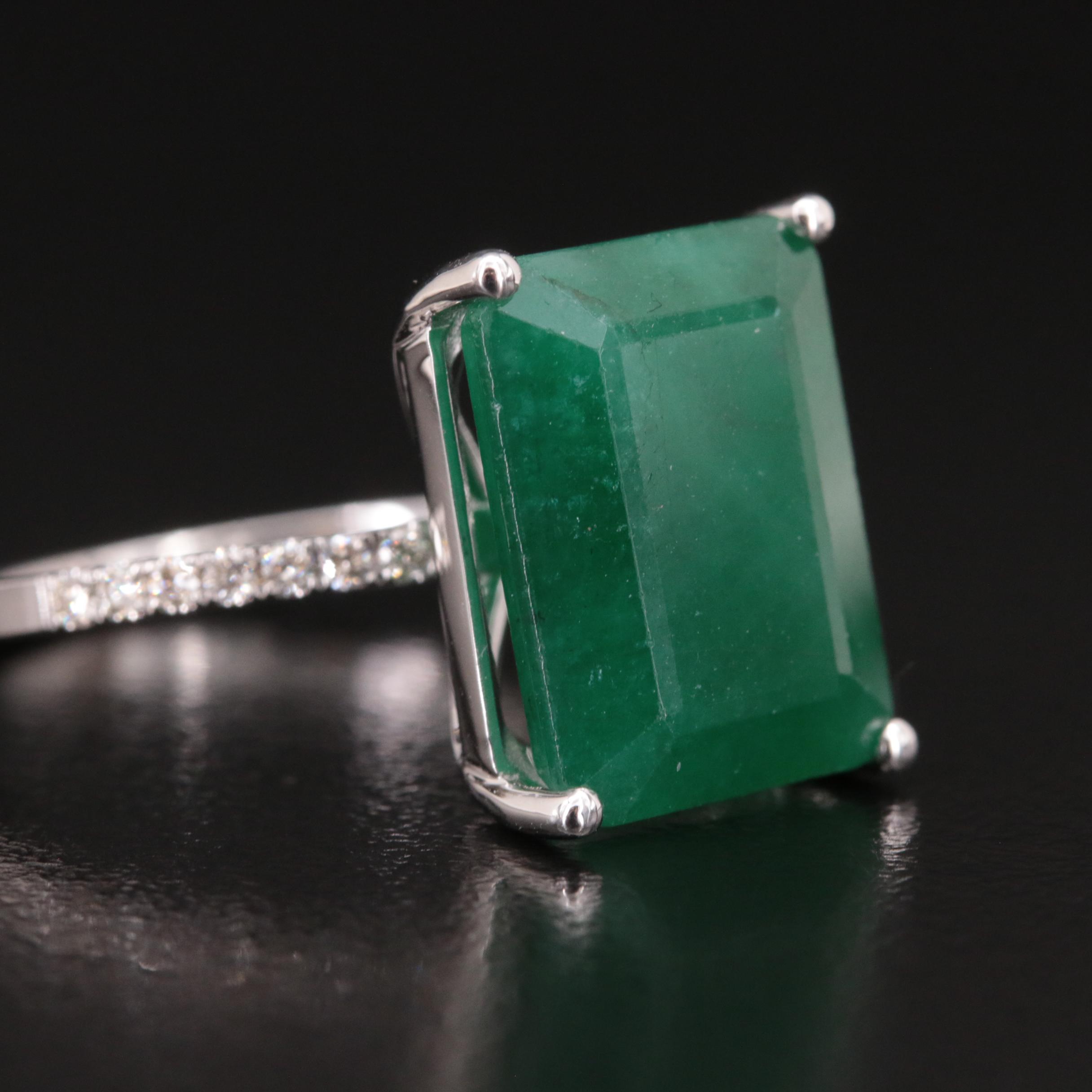 14K 7.62 CT Emerald Ring with Diamond Shoulders