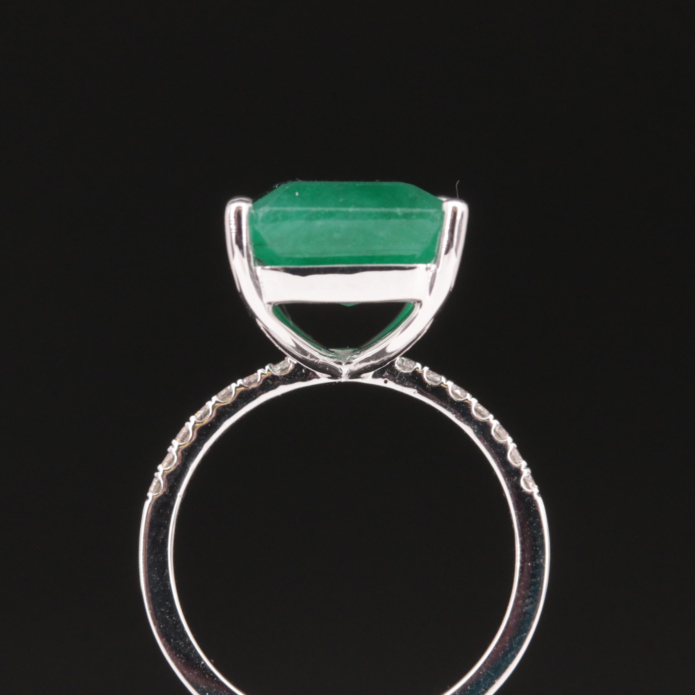 14K 7.62 CT Emerald Ring with Diamond Shoulders