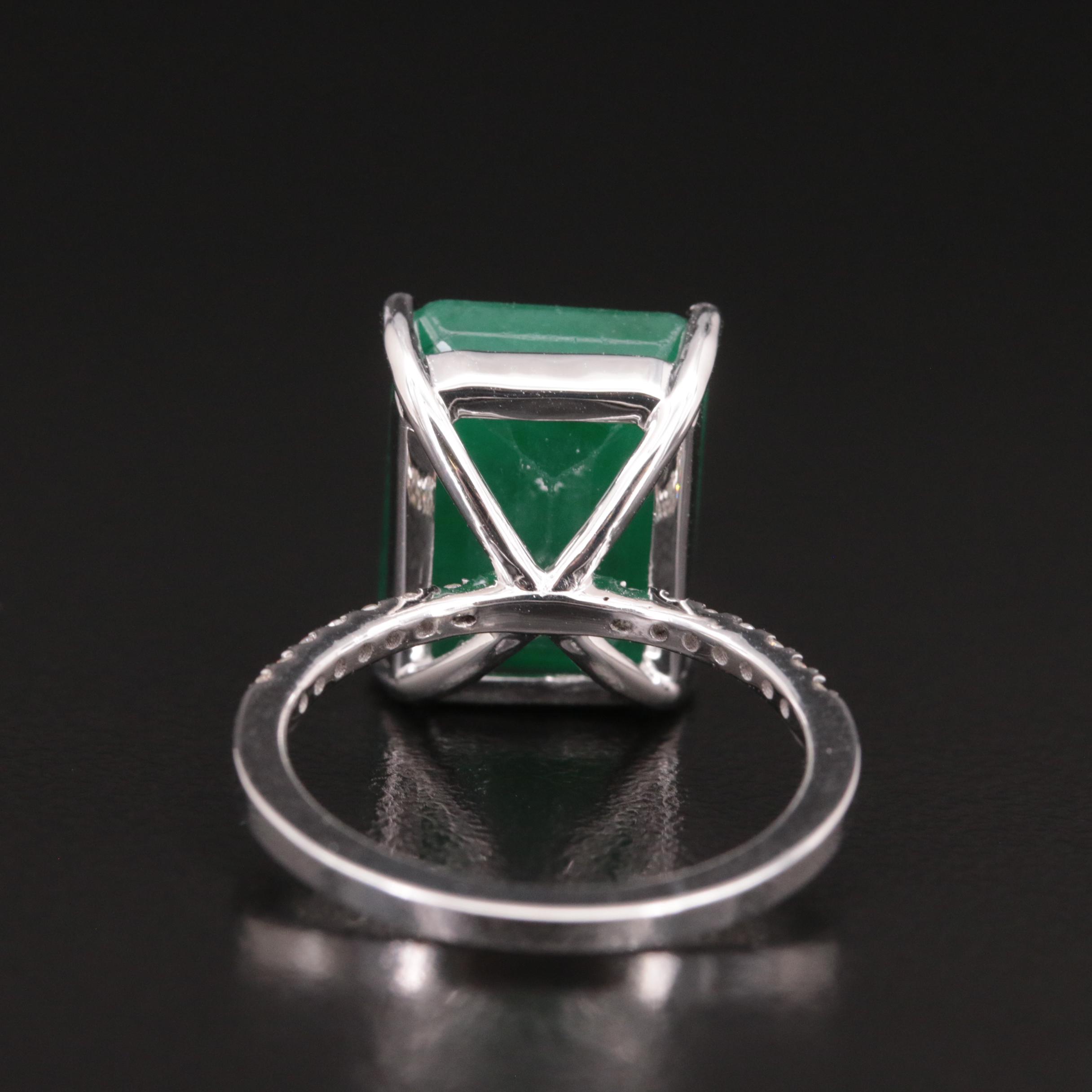 14K 7.62 CT Emerald Ring with Diamond Shoulders