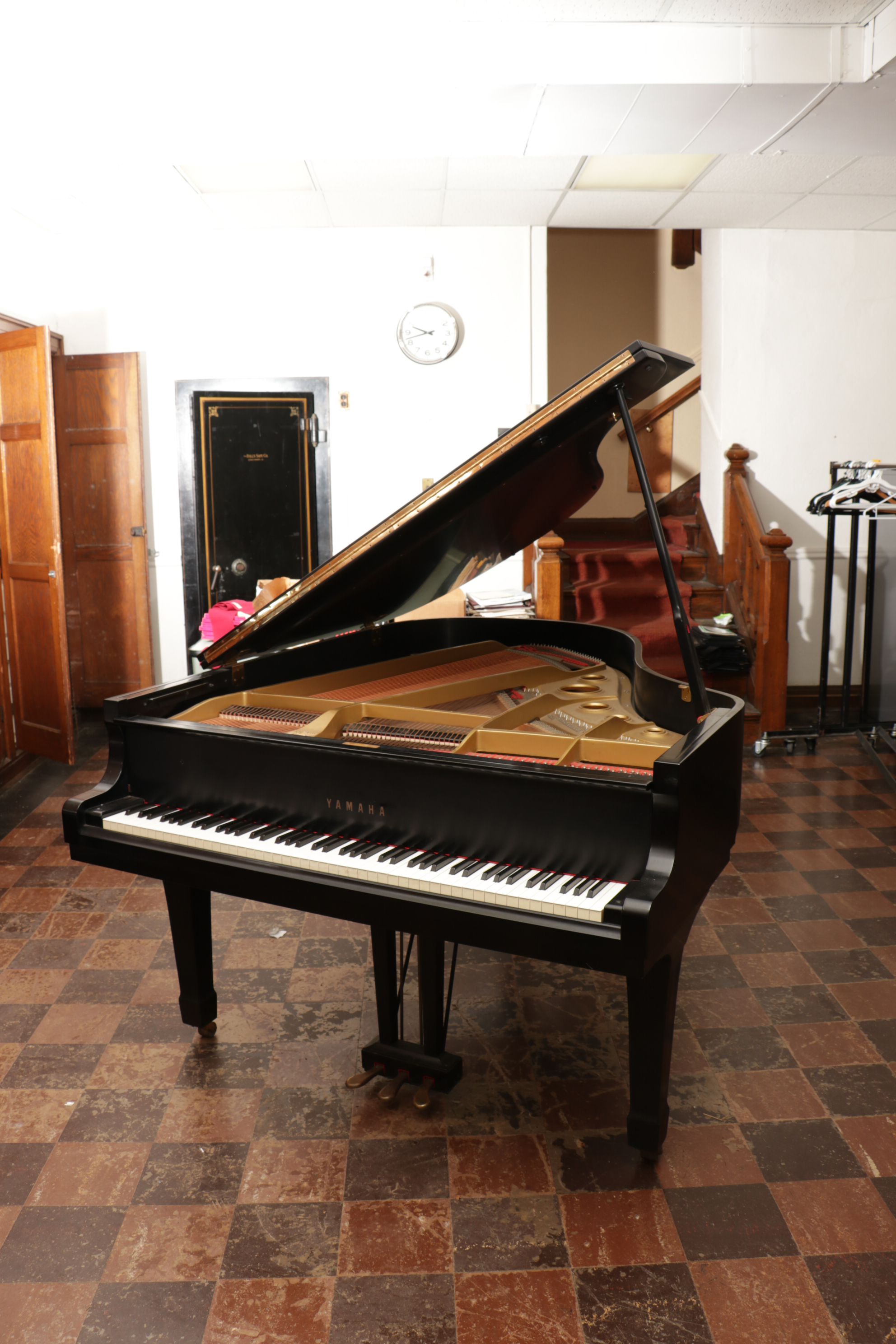 Yamaha G3 Polished Ebony Baby Grand Piano with Tufted Bench