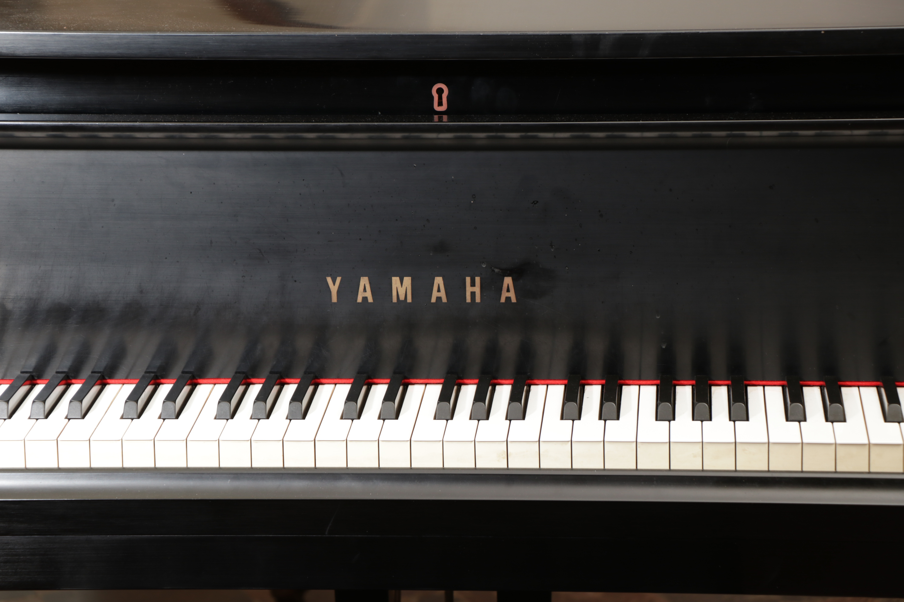 Yamaha G3 Polished Ebony Baby Grand Piano with Tufted Bench