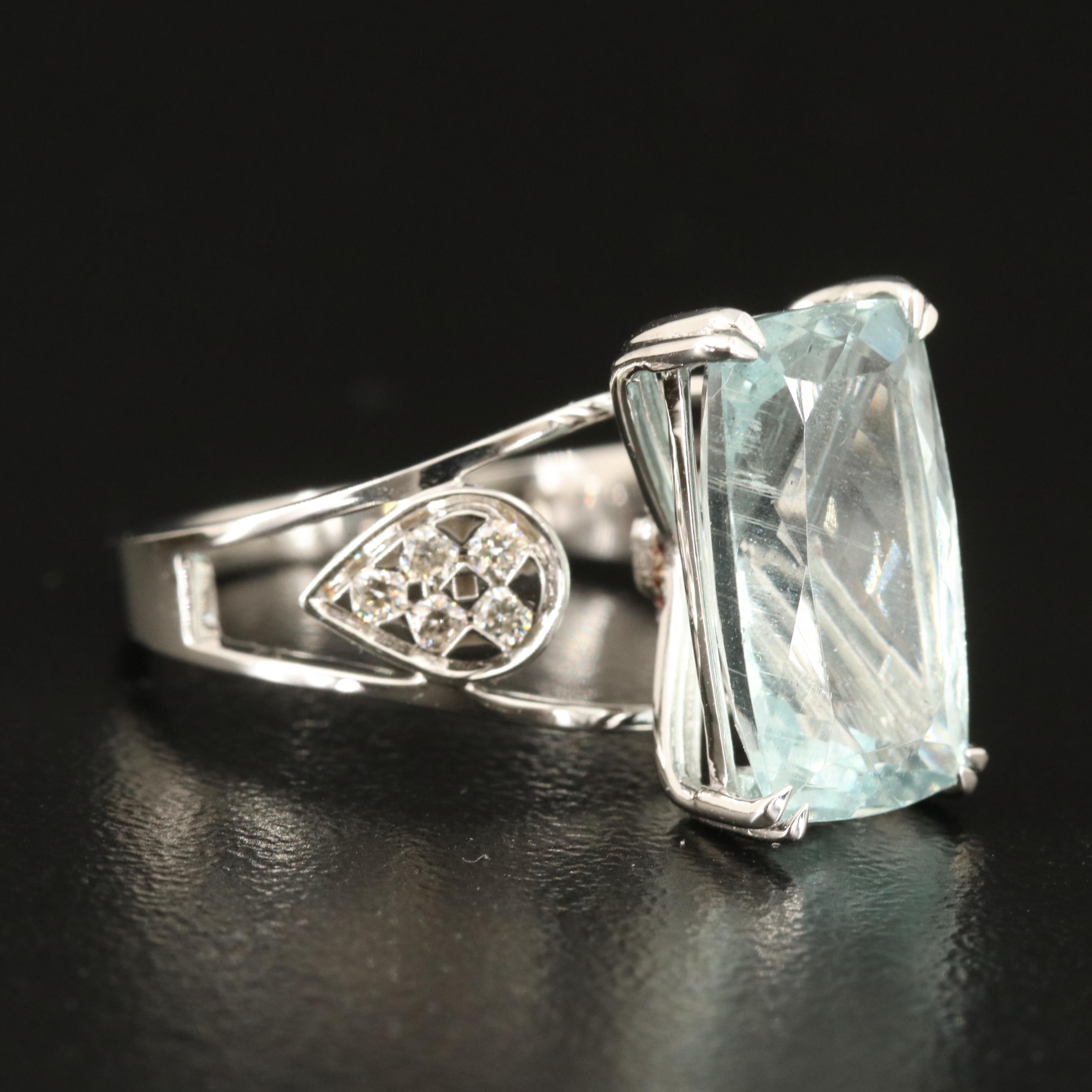 14K 4.80 CT Aquamarine and Diamond Ring