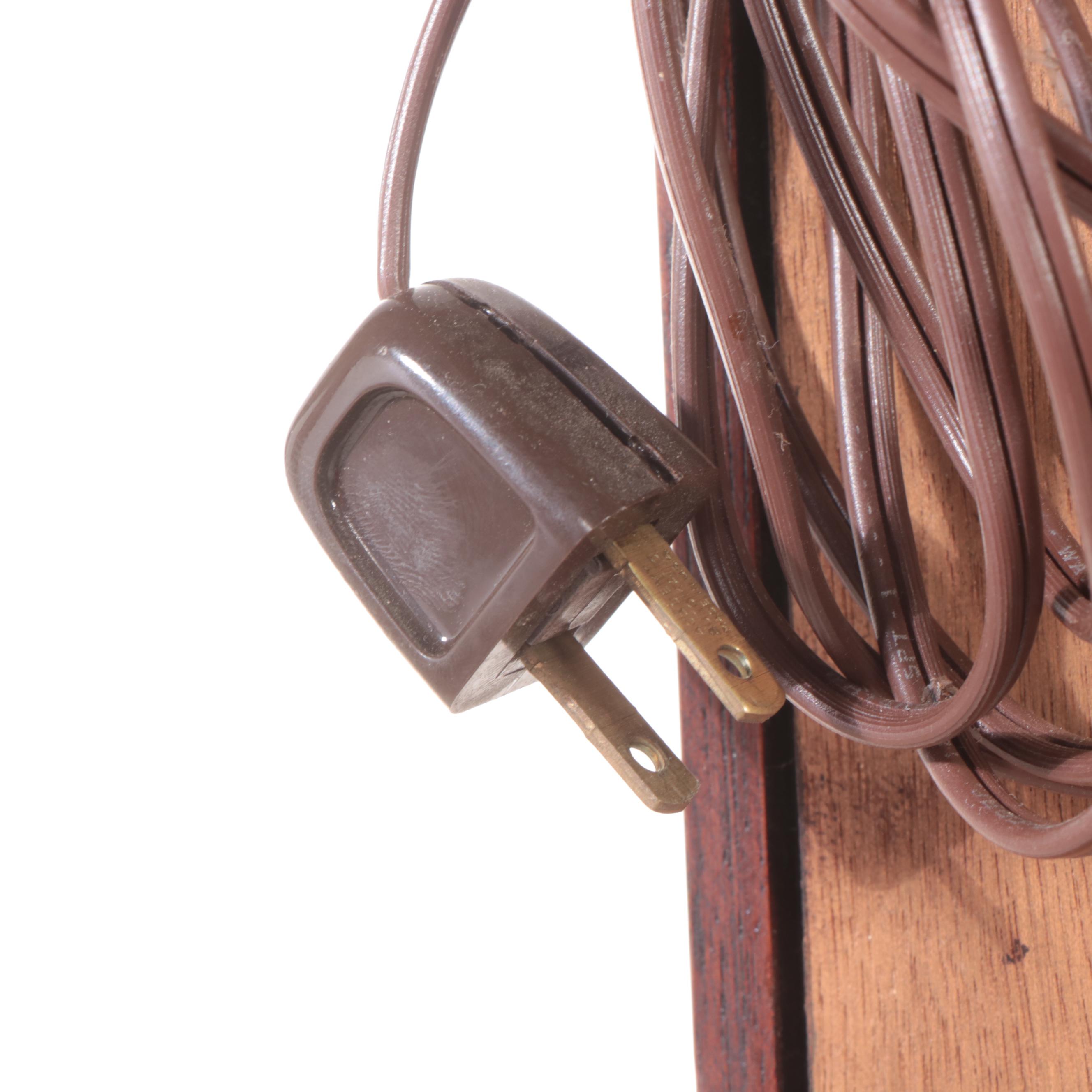 Henkel-Harris "Virginia Galleries" Mahogany Breakfront China Cabinet, dated 1987