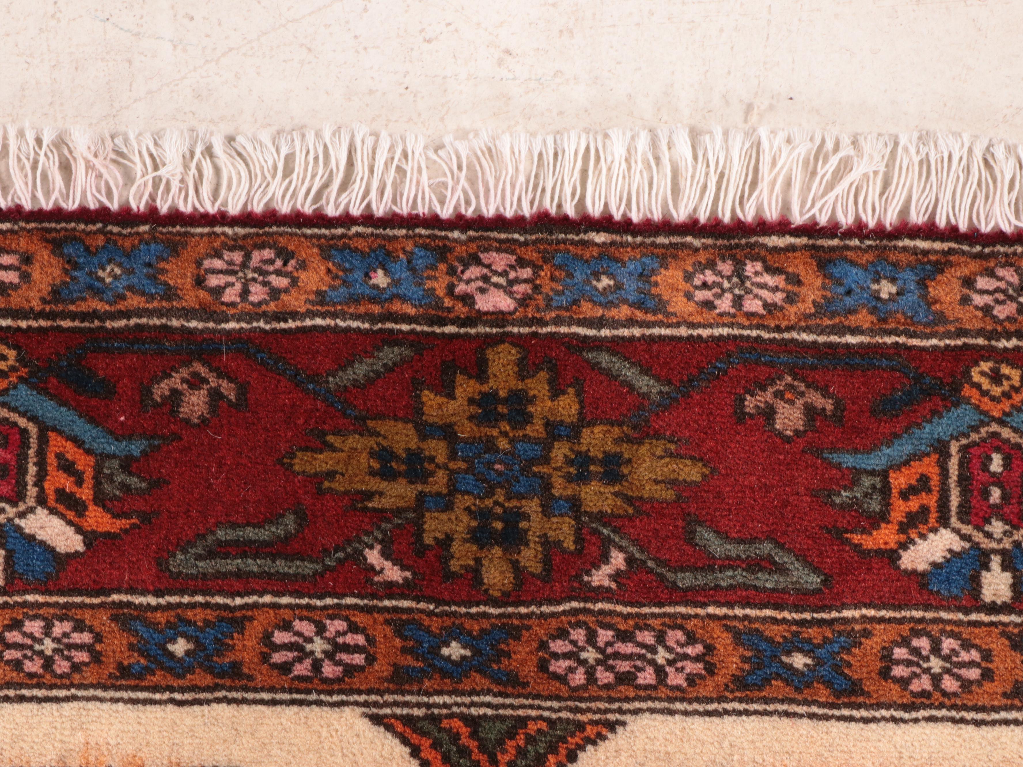 4'1 x 6'5 Hand-Knotted Pakistani Lahore Area Rug