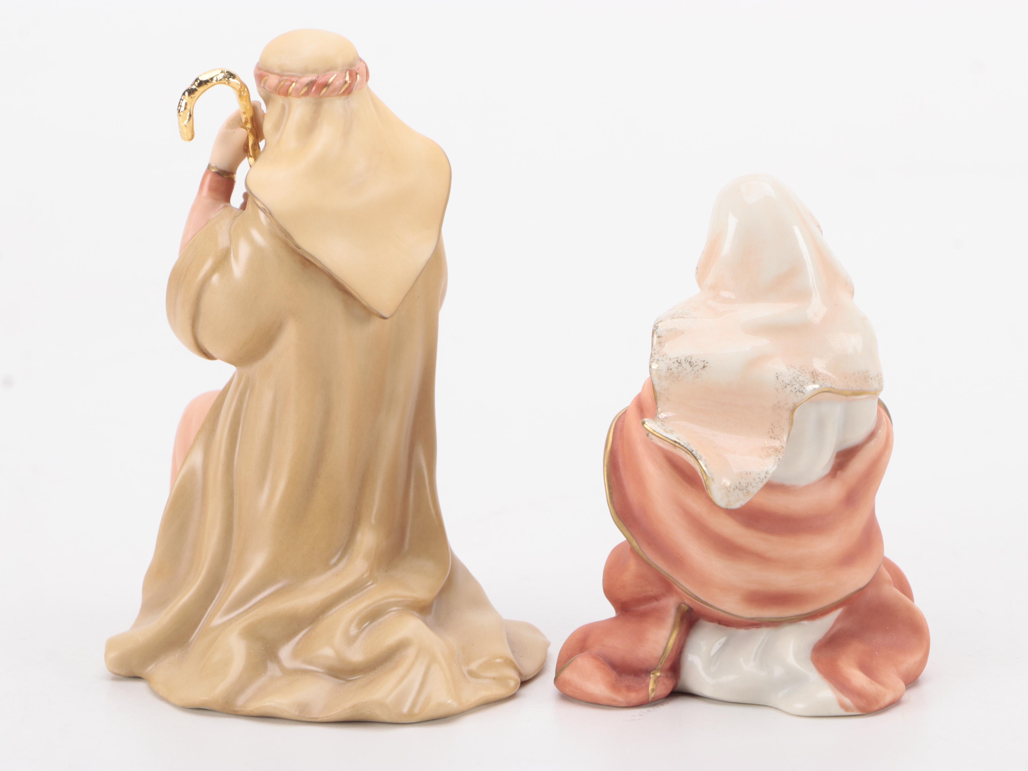 Bongenre "Clarissa's Sea and Sun" Melamine Dinnerware with Wood Trays