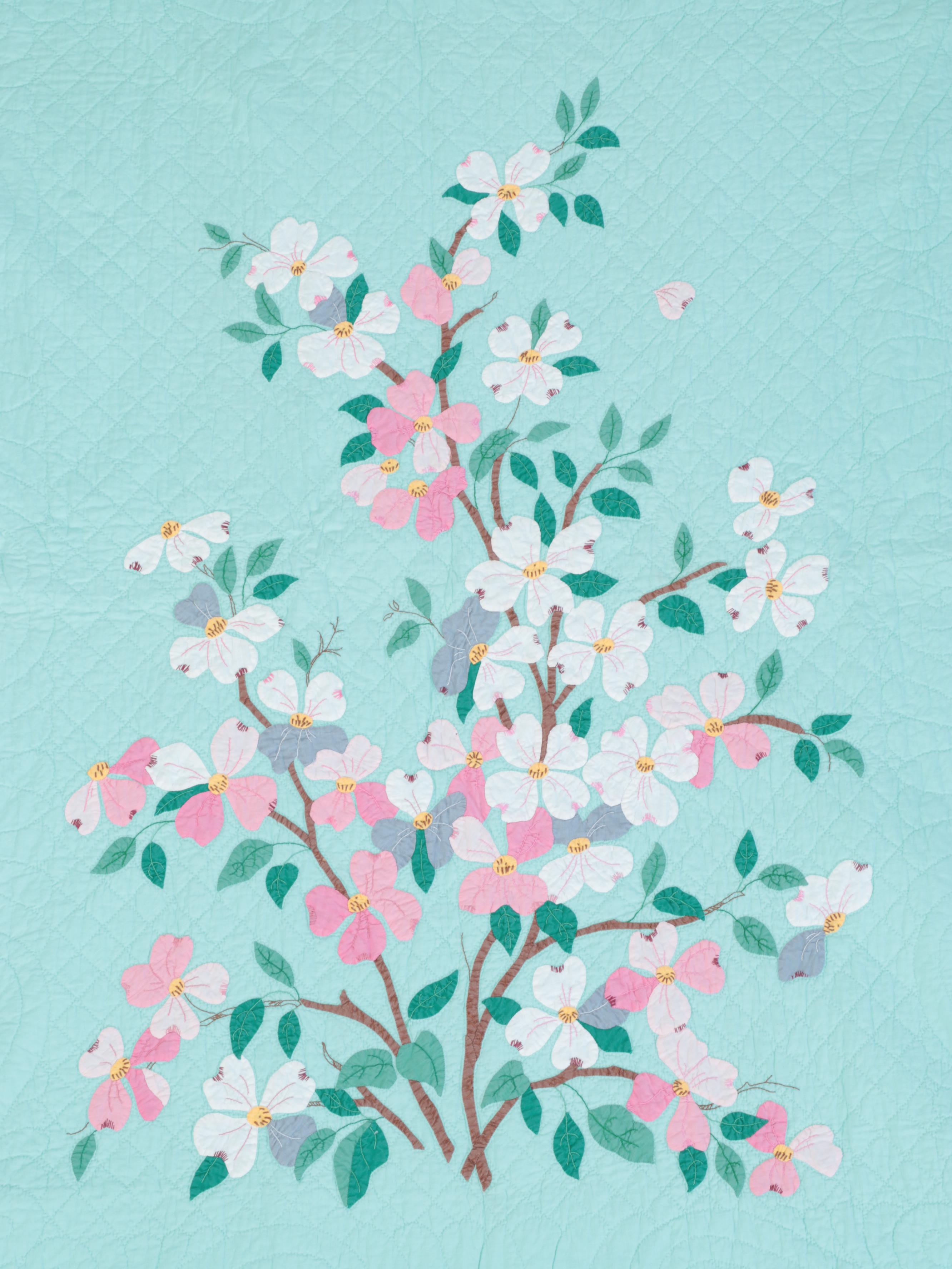 Handmade Dogwood Blossom Appliqué Quilt, Mid to Late 20th Century