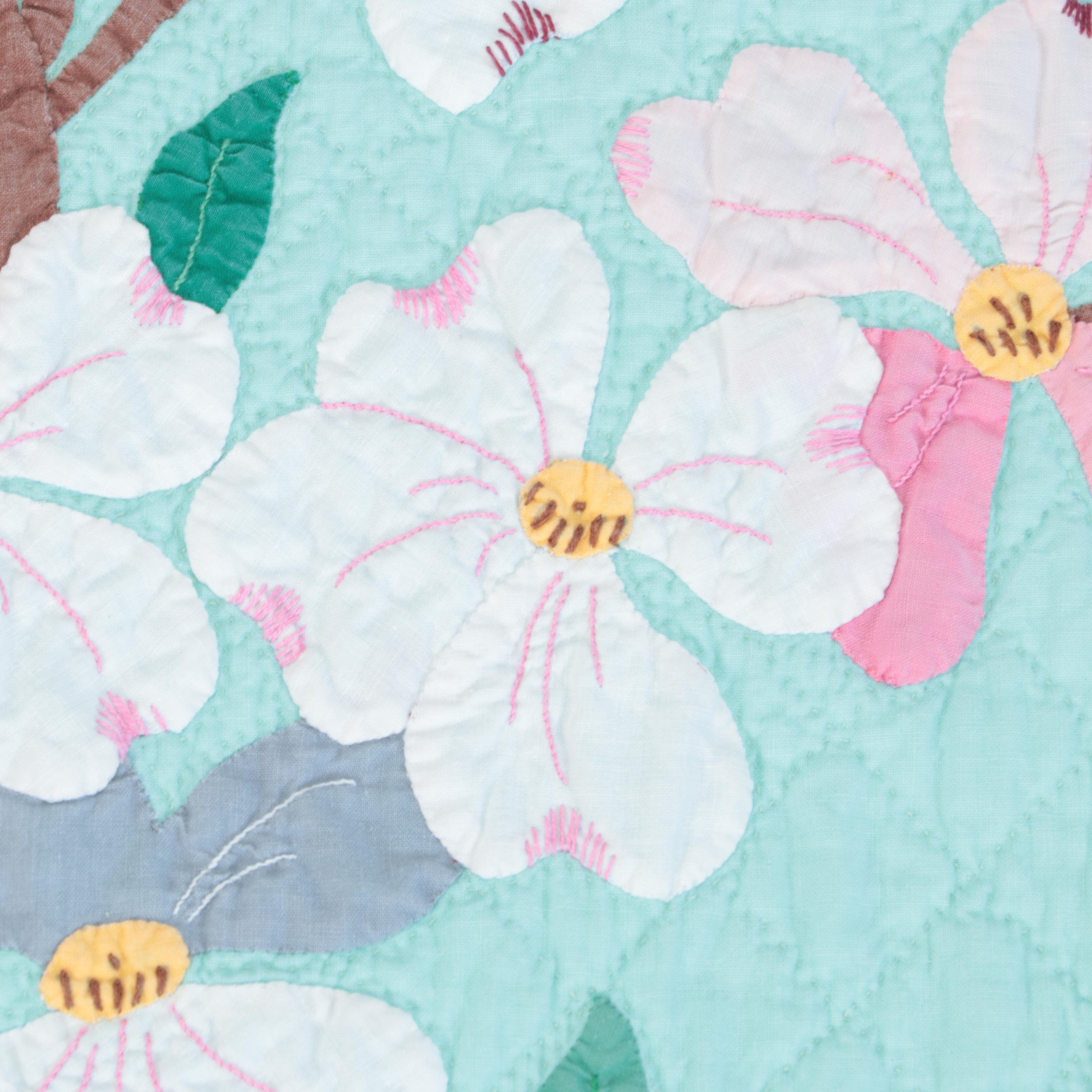 Handmade Dogwood Blossom Appliqué Quilt, Mid to Late 20th Century