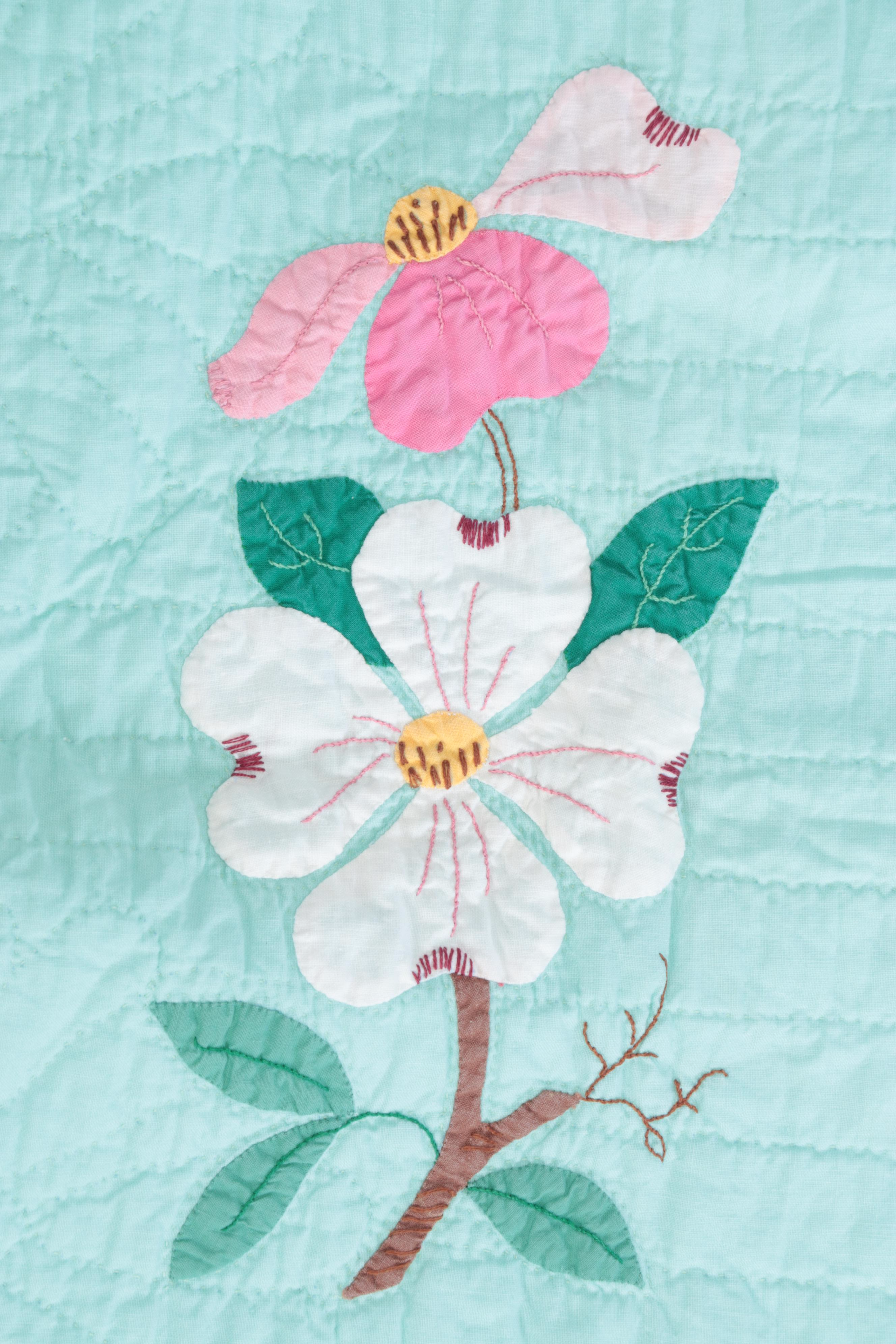 Handmade Dogwood Blossom Appliqué Quilt, Mid to Late 20th Century