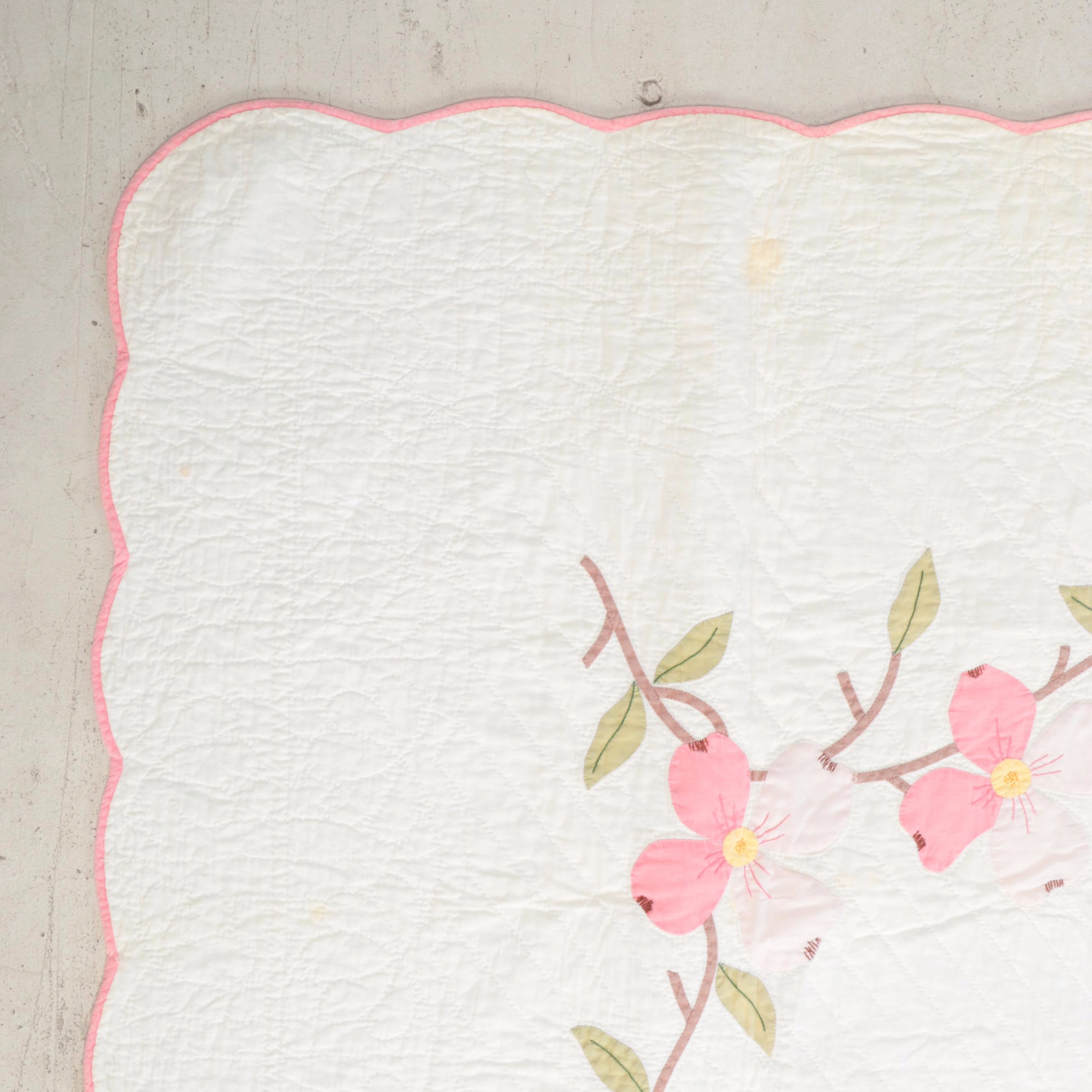 Handmade Dogwood Appliqué Quilt, Mid to Late 20th Century