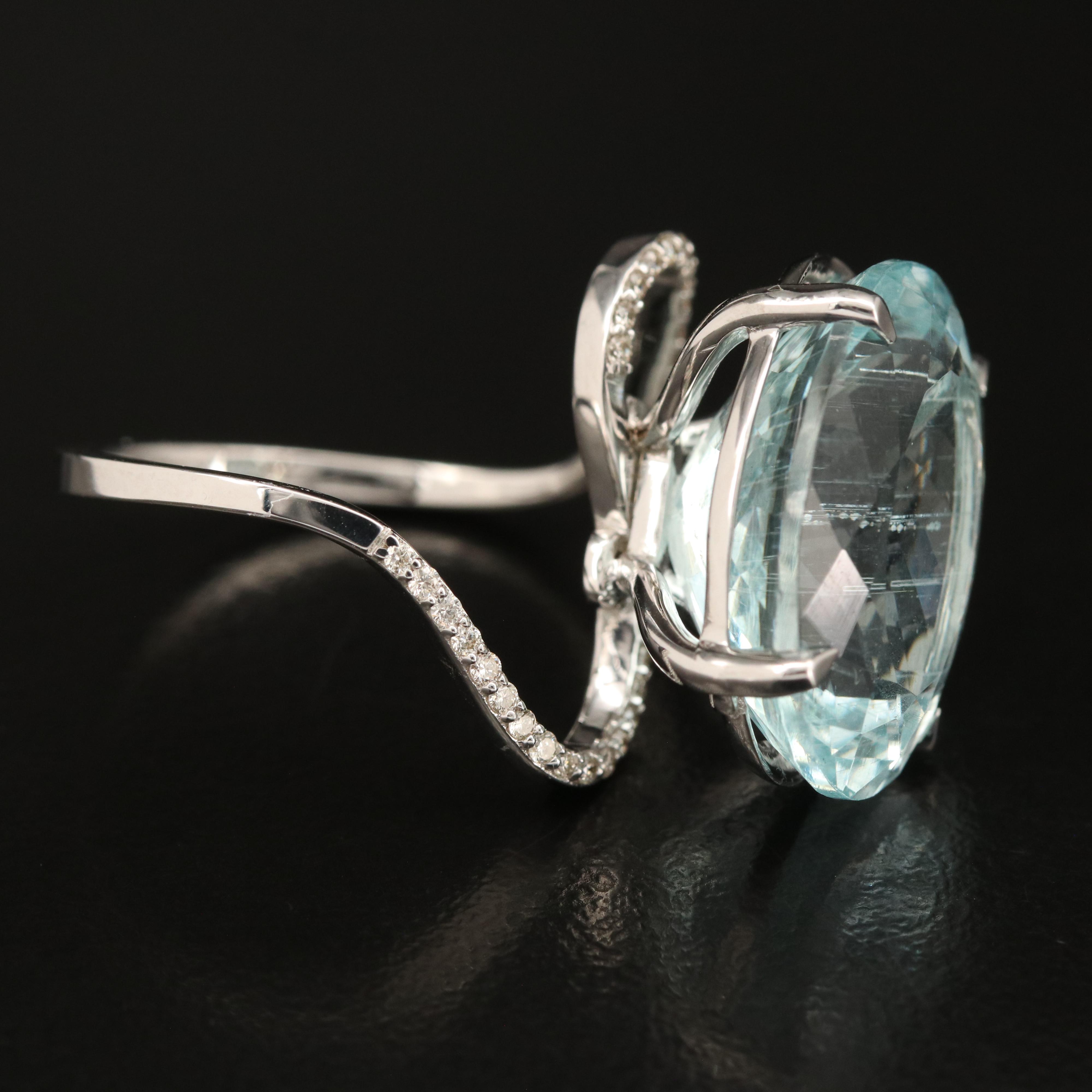 14K 12.25 CT Aquamarine and Diamond Ring