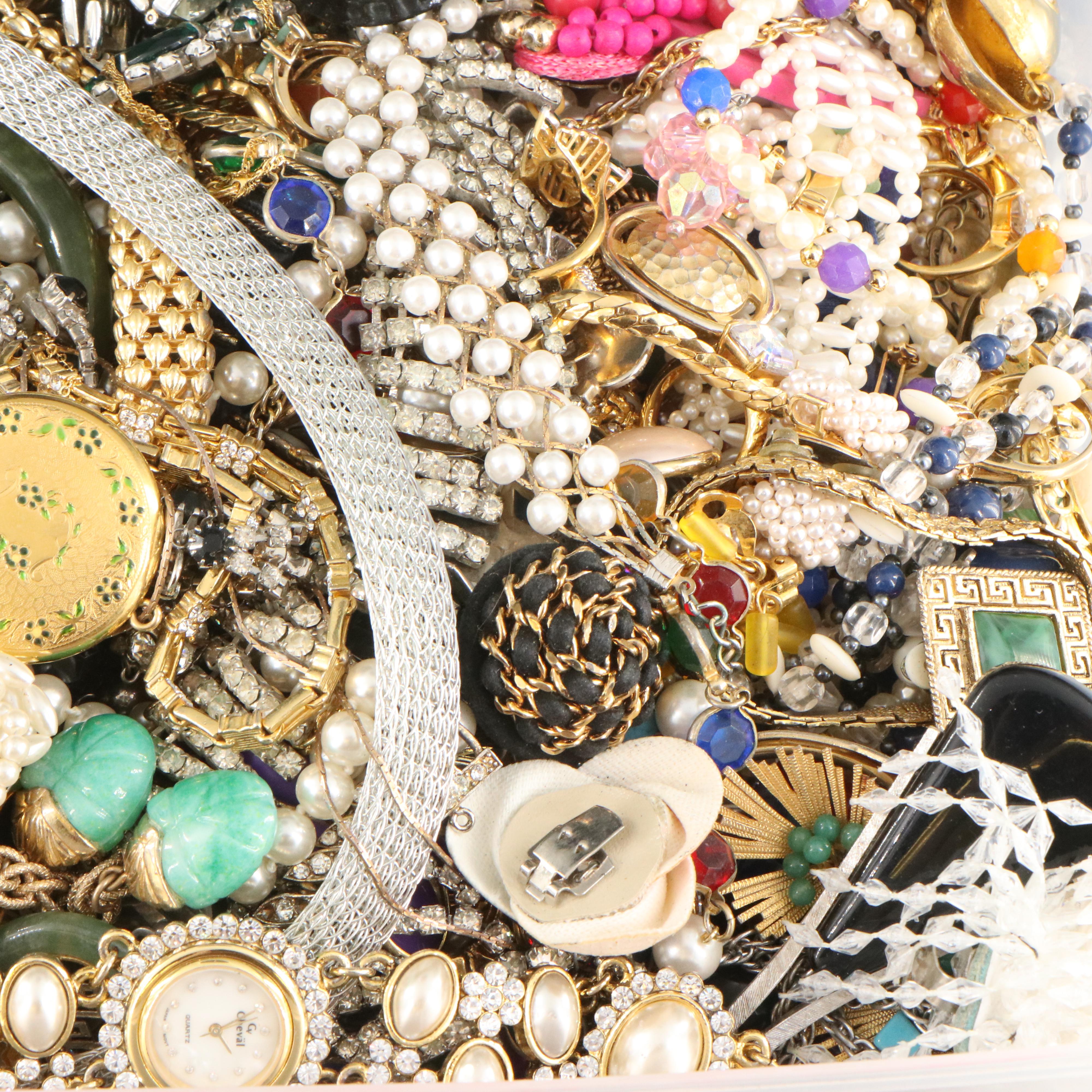 Uncommon Discoveries: Jewelry Collection