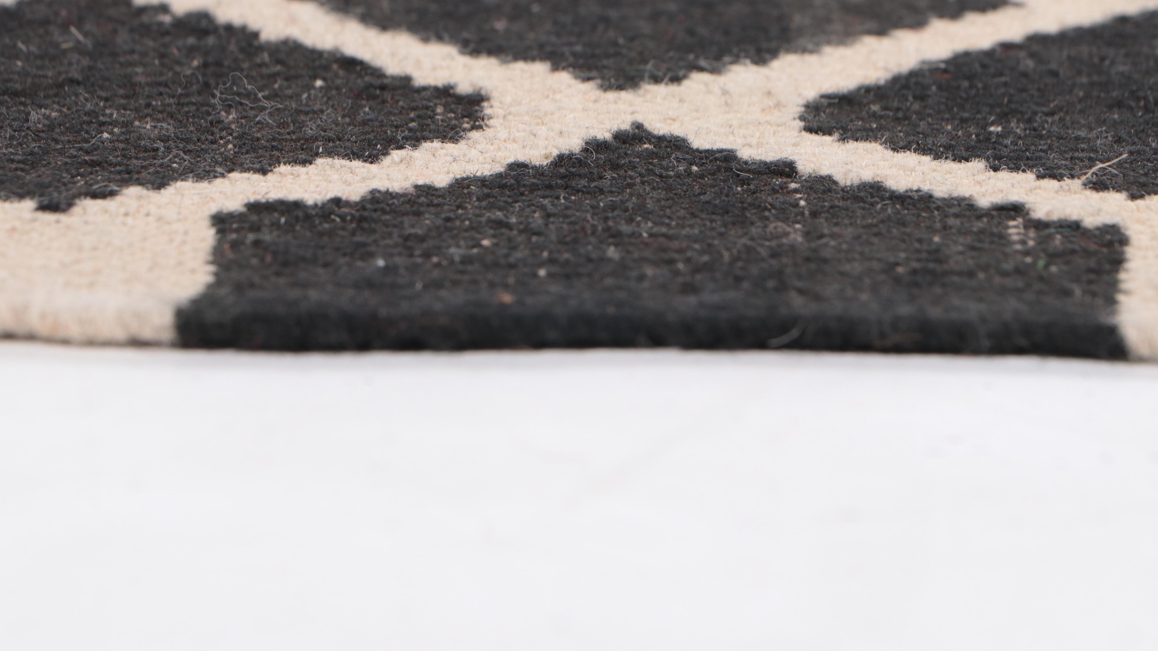 2'6 x 16'4 Handwoven Pakistani Kilim Carpet Runner