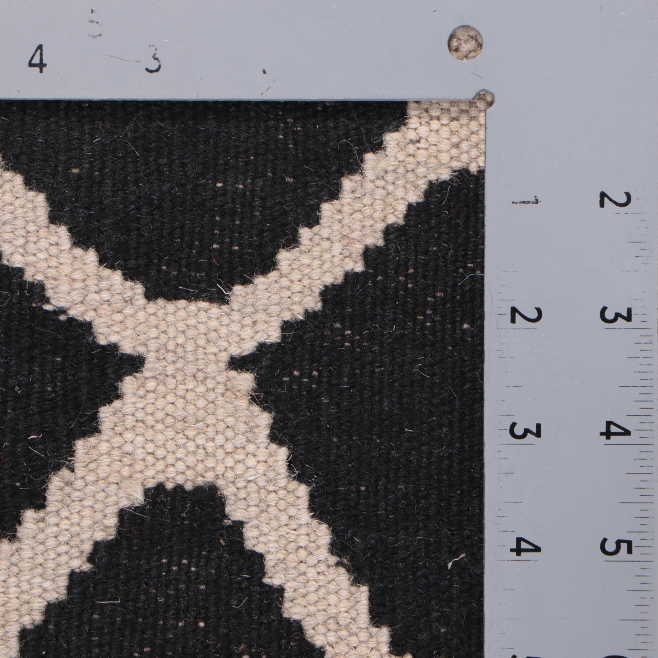 2'6 x 16'4 Handwoven Pakistani Kilim Carpet Runner