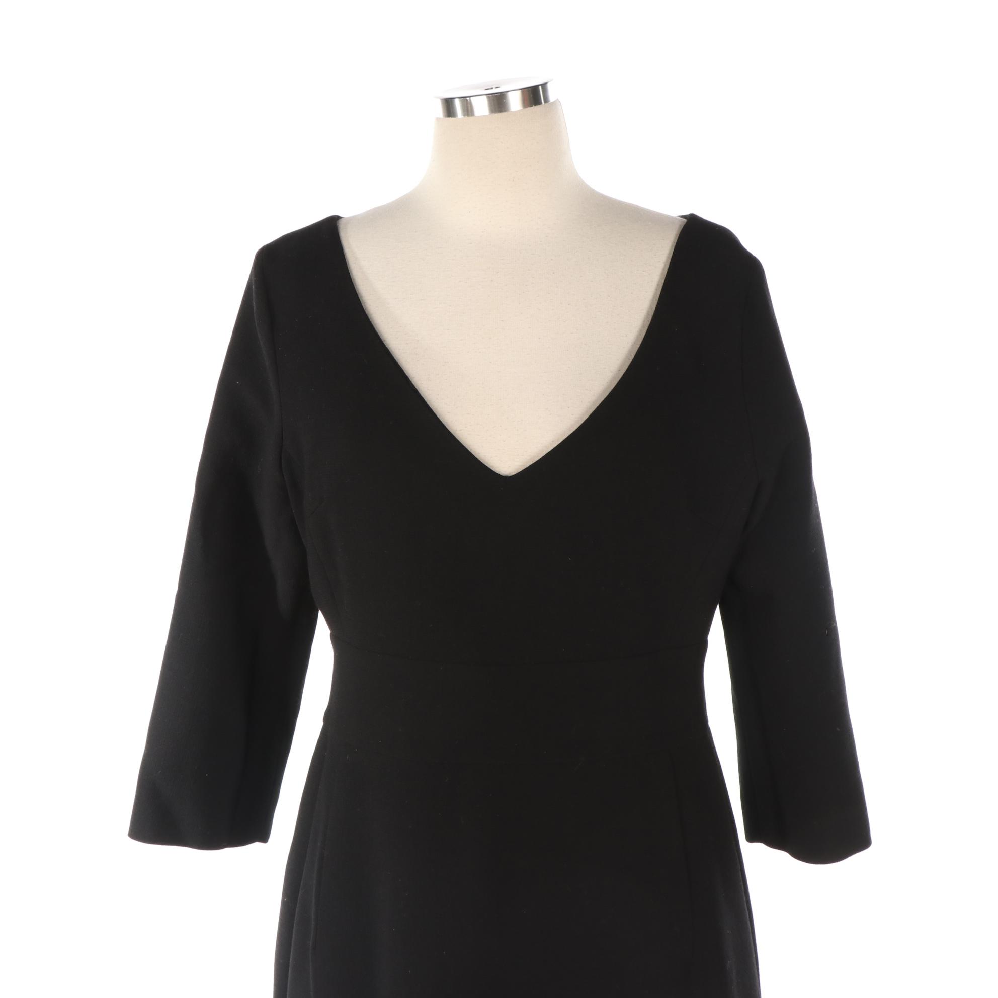 Agnona Fitted Dress with V-Cut Neckline in Wool Crepe