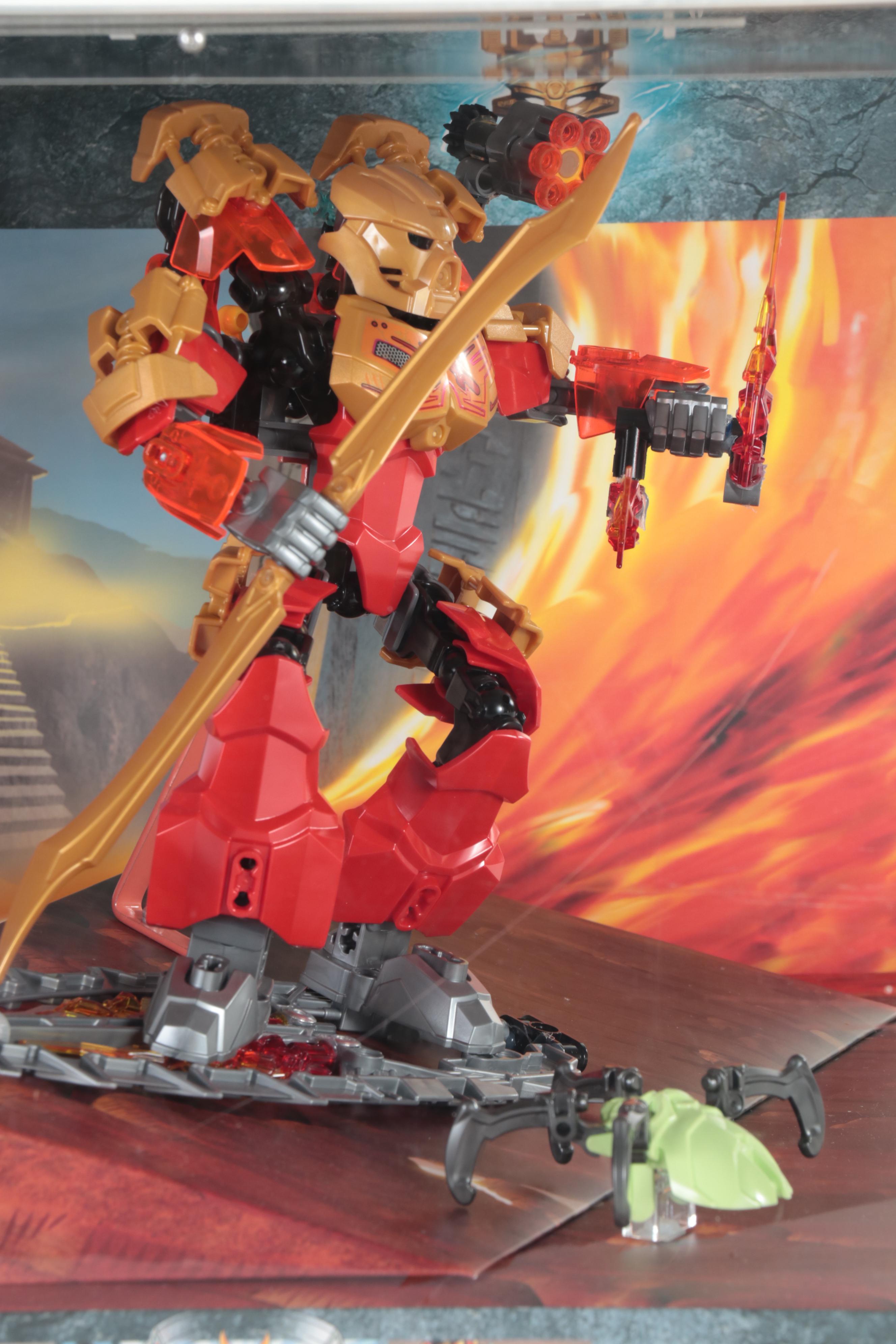 LEGO Bionicle and DC Super Hero Girls Building Toys Commercial Showcases