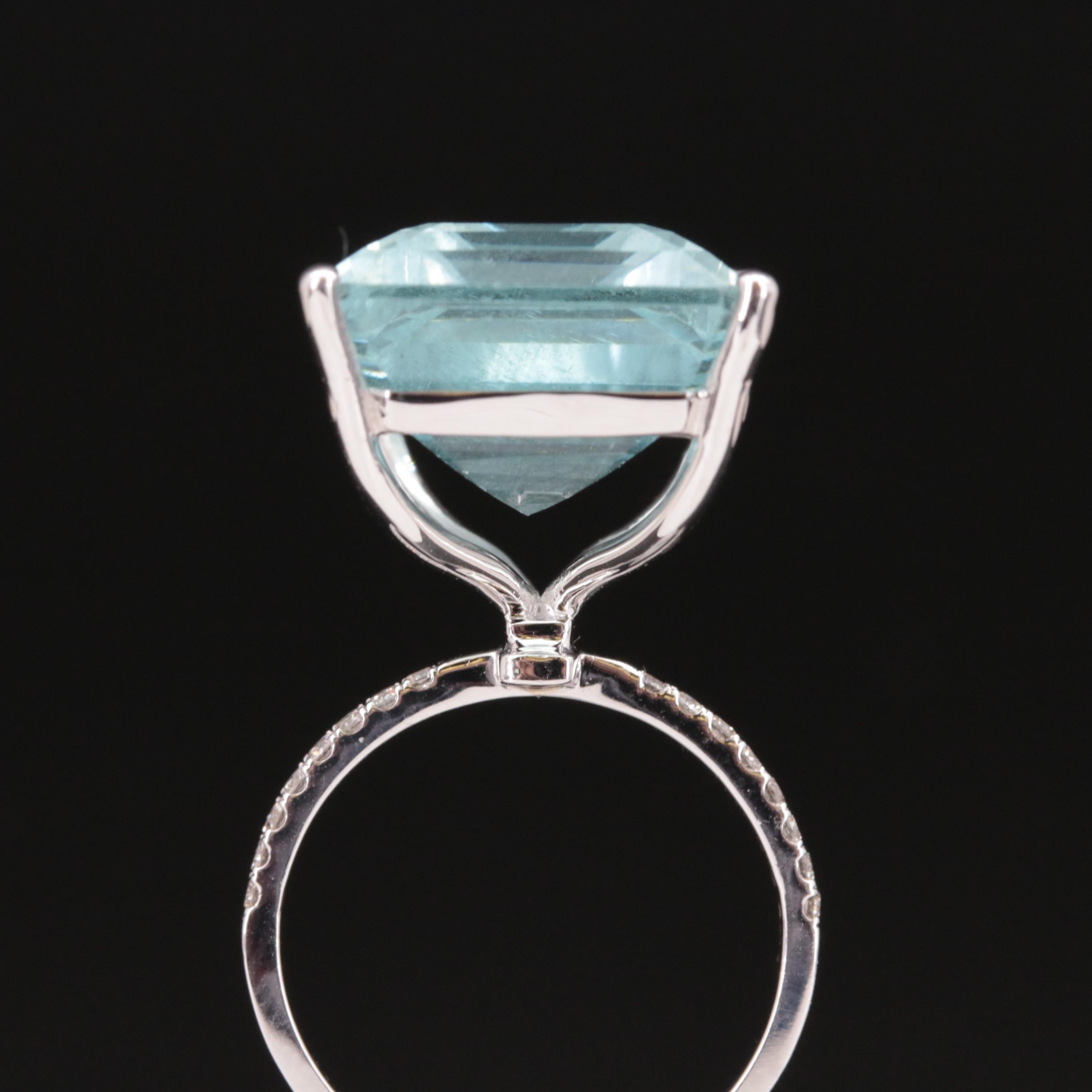 14K 21.49 CT Aquamarine and Diamond Ring