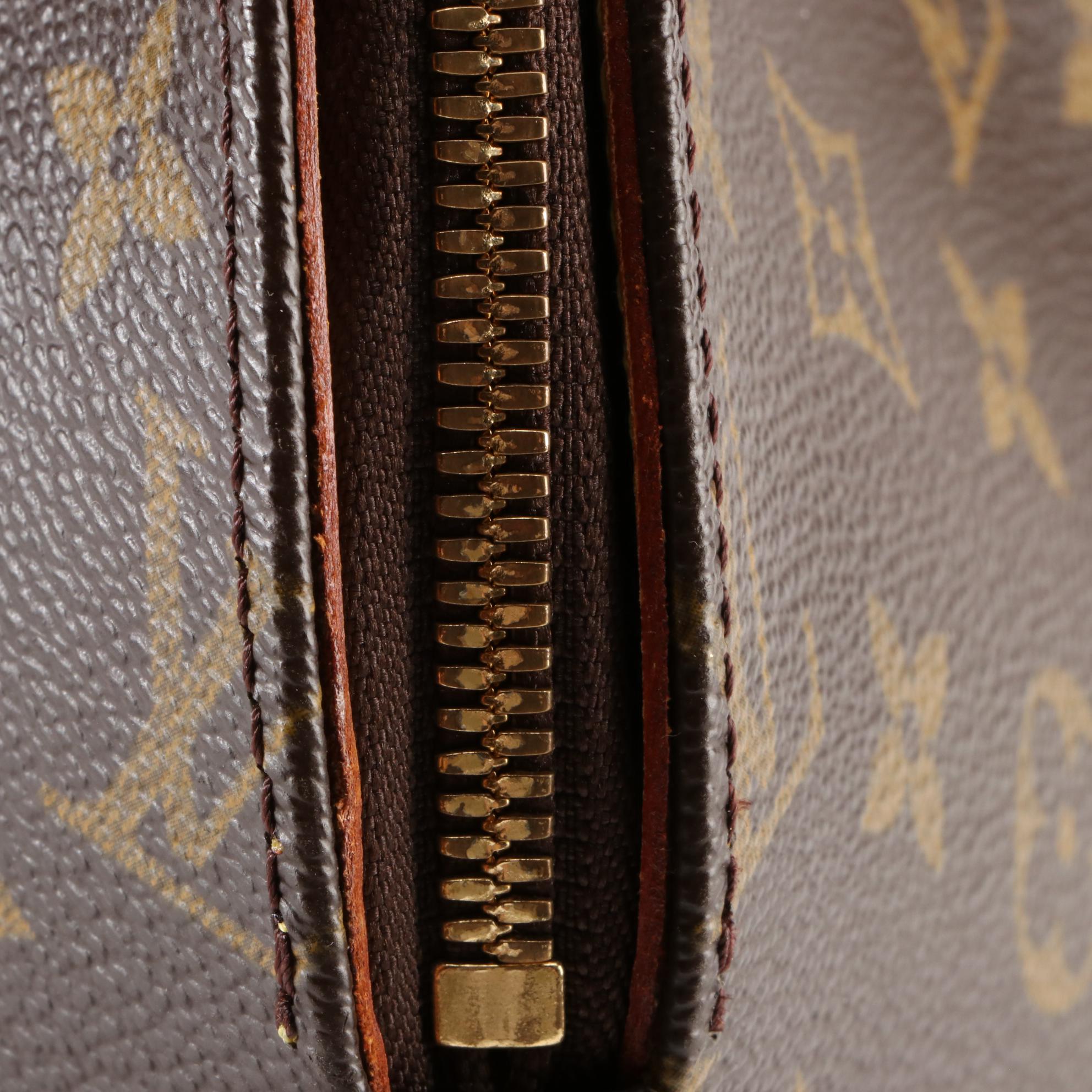 Louis Vuitton Ellipse MM in Monogram Canvas and Vachetta Leather