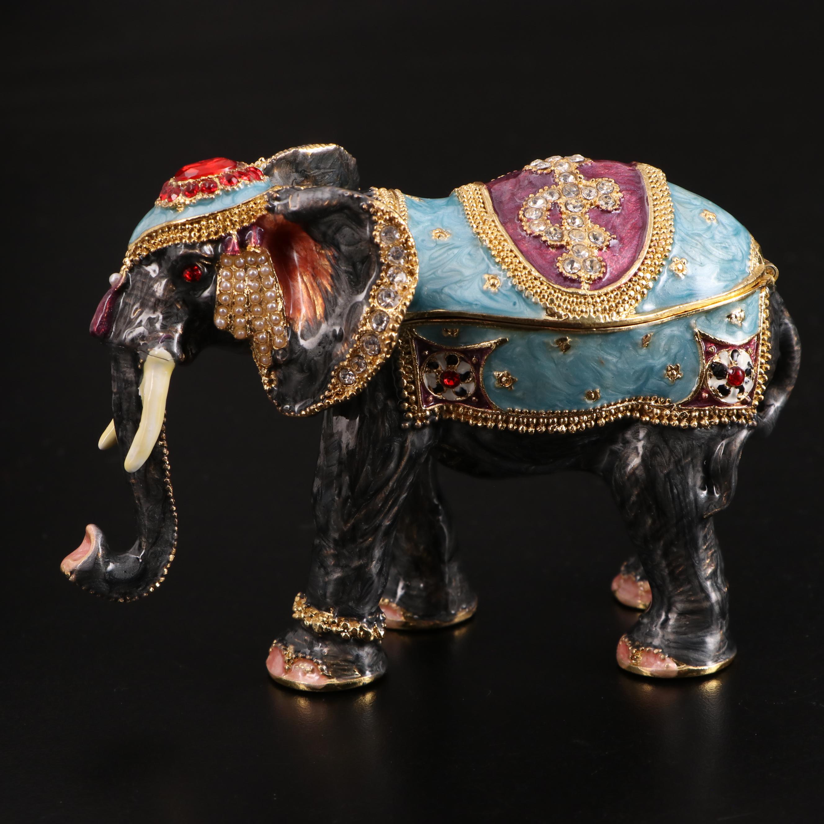 Glass Baron and Jere Elephant Figurine and Trinket Box with Necklace