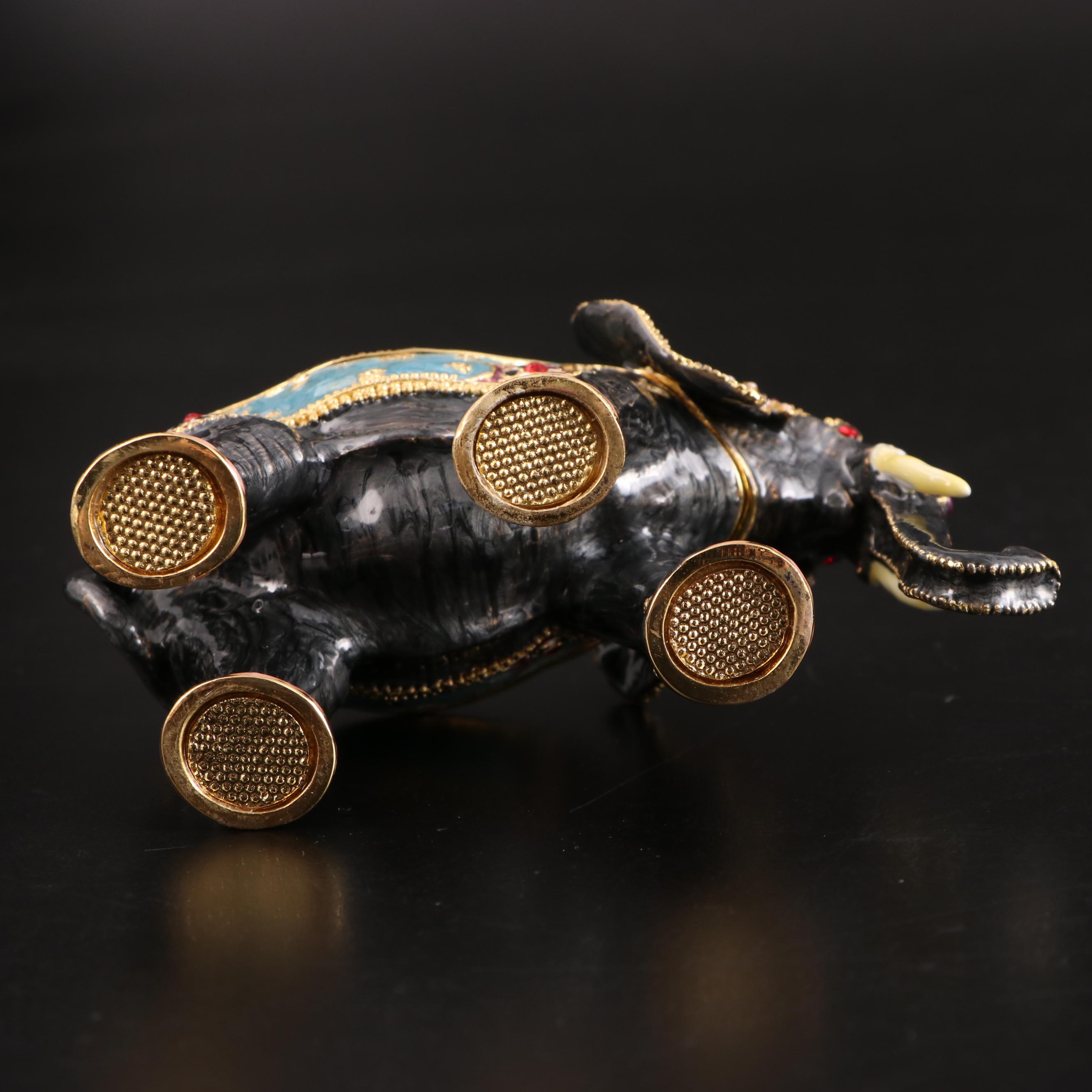 Glass Baron and Jere Elephant Figurine and Trinket Box with Necklace